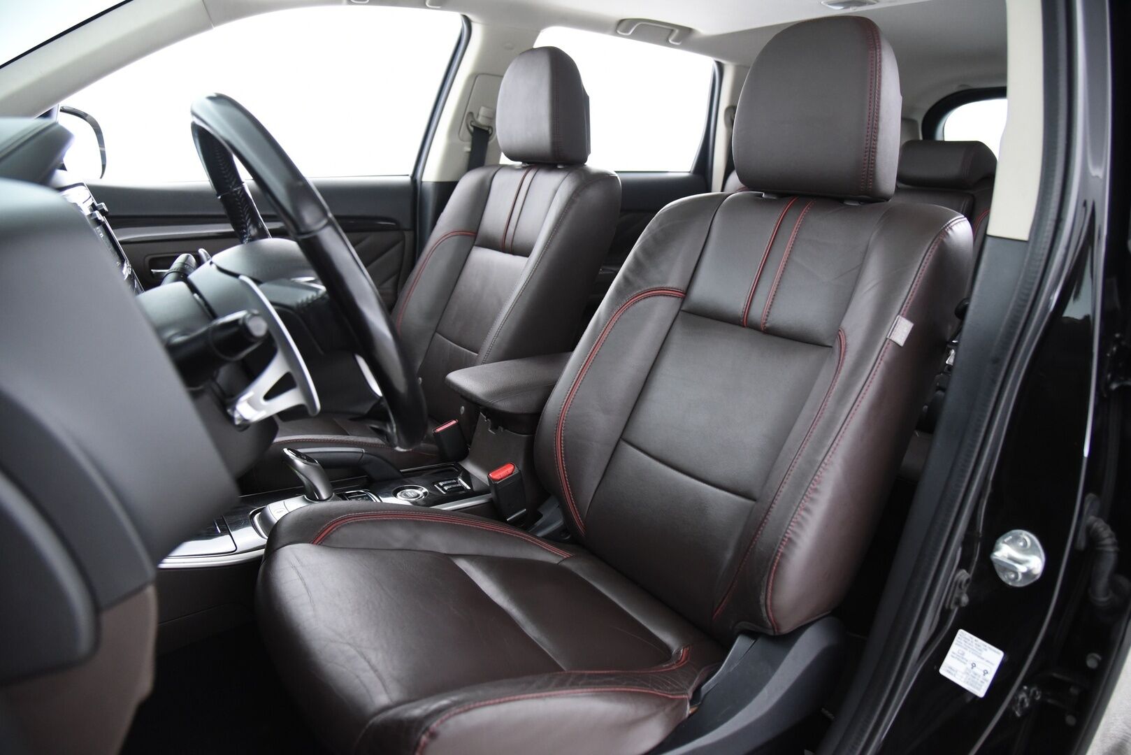 Mitsubishi OUTLANDER PHEV 2016 Instyle Navi 4WD 5P / ACC / Rockford / Ratinlämmitys /  Kattoikkuna / Sähkösäädöt / - Hyvällä huoltohistorialla! / Tulossa myyntiin! 