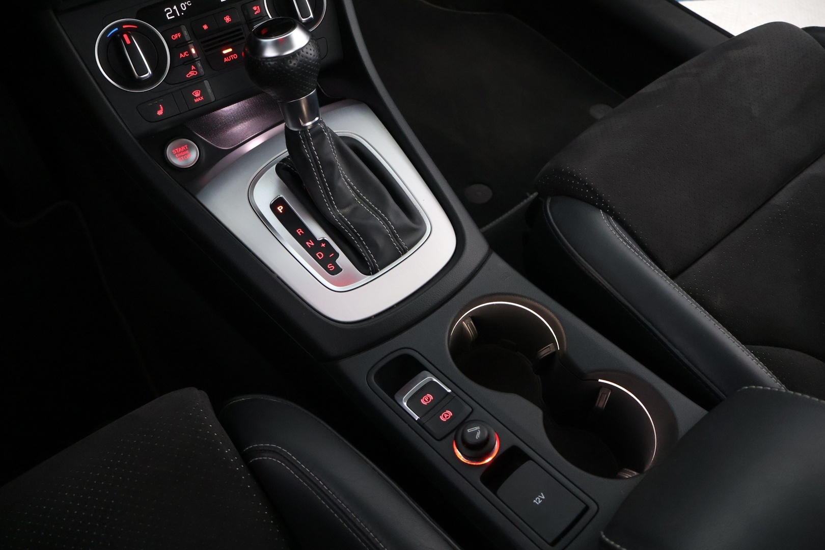 Audi Q3 2015 Land of quattro Edition Plus 2,0 TFSI 162 kW quattro S tronic S Line - Bose | Panoraama | Nahka-Alcantara | Peruutuskamera | BLIS | Navi | Adapt.LED | Lohko&Sisäpistoke | Huippuvarusteet!