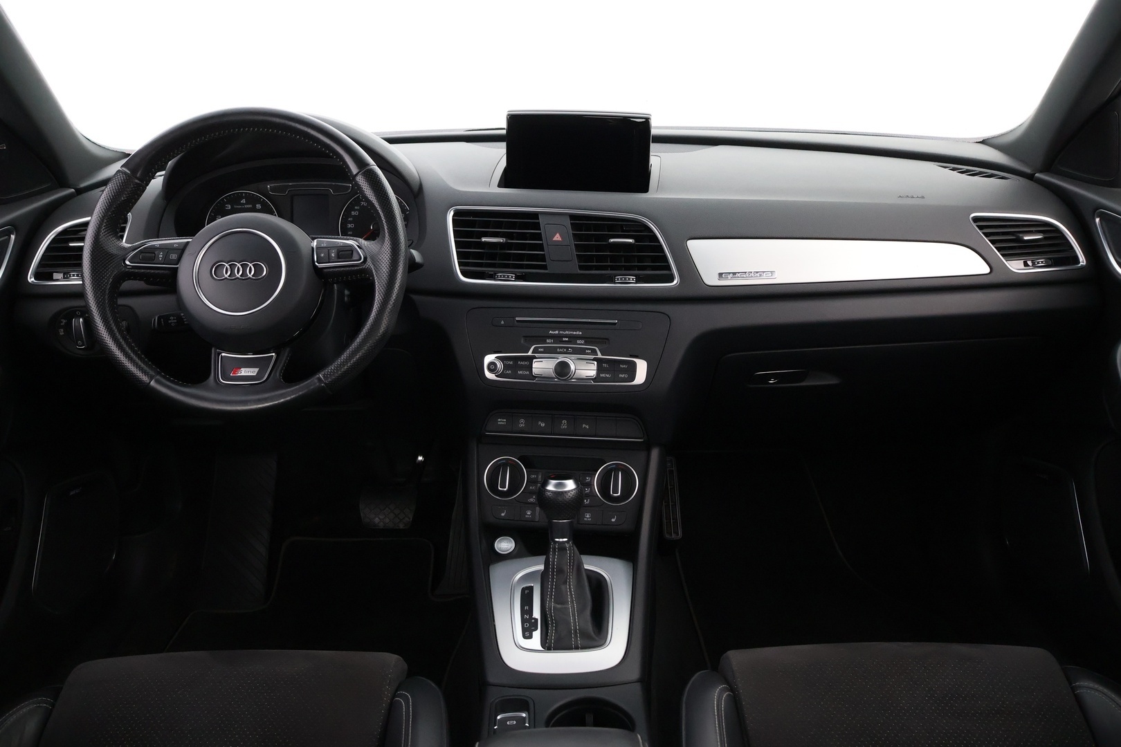 Audi Q3 2015 Land of quattro Edition Plus 2,0 TFSI 162 kW quattro S tronic S Line - Bose | Panoraama | Nahka-Alcantara | Peruutuskamera | BLIS | Navi | Adapt.LED | Lohko&Sisäpistoke | Huippuvarusteet!