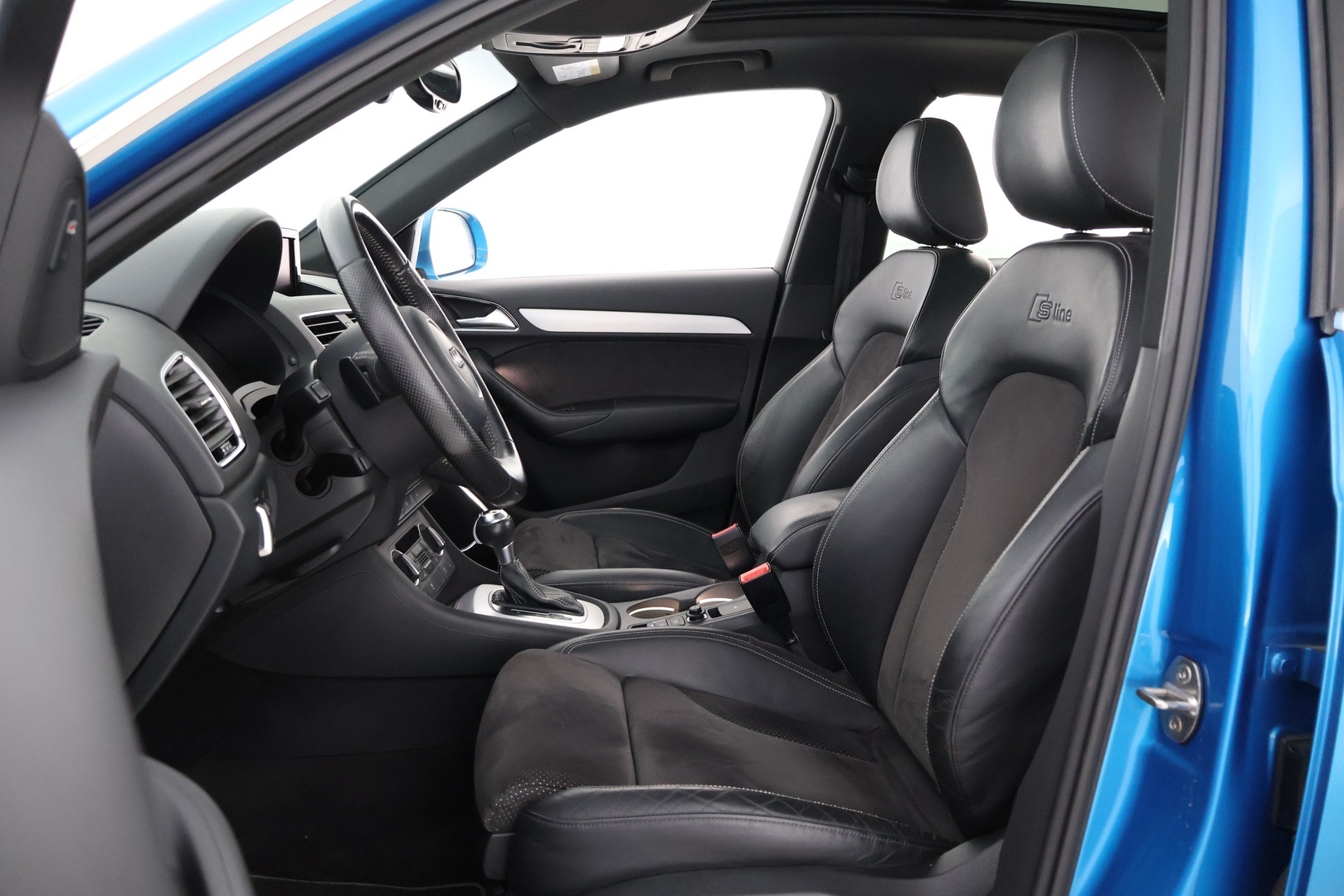 Audi Q3 2015 Land of quattro Edition Plus 2,0 TFSI 162 kW quattro S tronic S Line - Bose | Panoraama | Nahka-Alcantara | Peruutuskamera | BLIS | Navi | Adapt.LED | Lohko&Sisäpistoke | Huippuvarusteet!