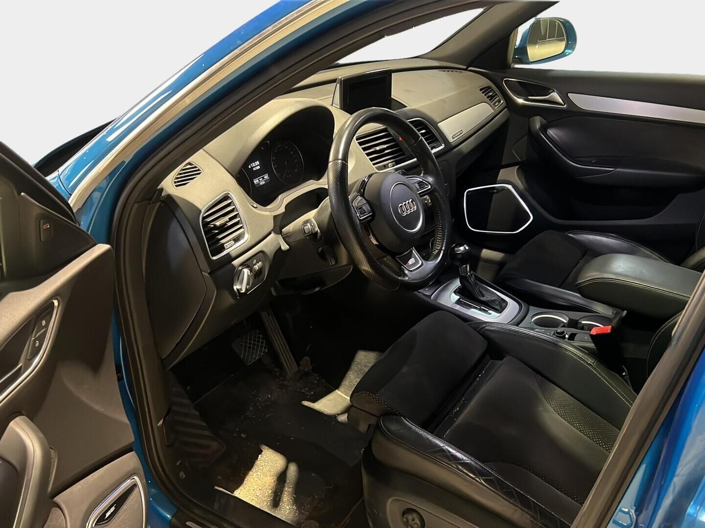Audi Q3 2015 Land of quattro Edition Plus 2,0 TFSI 162 kW quattro S tronic S Line - Bose | Panoraama | Nahka-Alcantara | Peruutuskamera | BLIS | Navi | Adapt.LED | Lohko&Sisäpistoke | Huippuvarusteet!