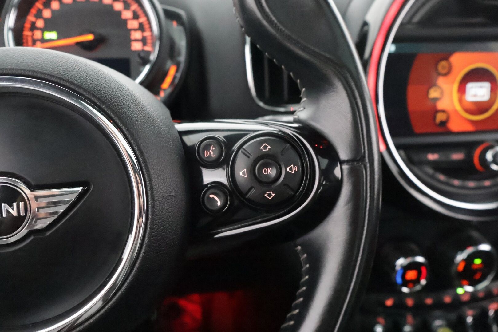Mini Countryman 2018 Cooper SE ALL4 Plug-In Aut.** Panorama / H&K / Adapt.vakkari / P.kamera / Sporttinahat / Comfort access