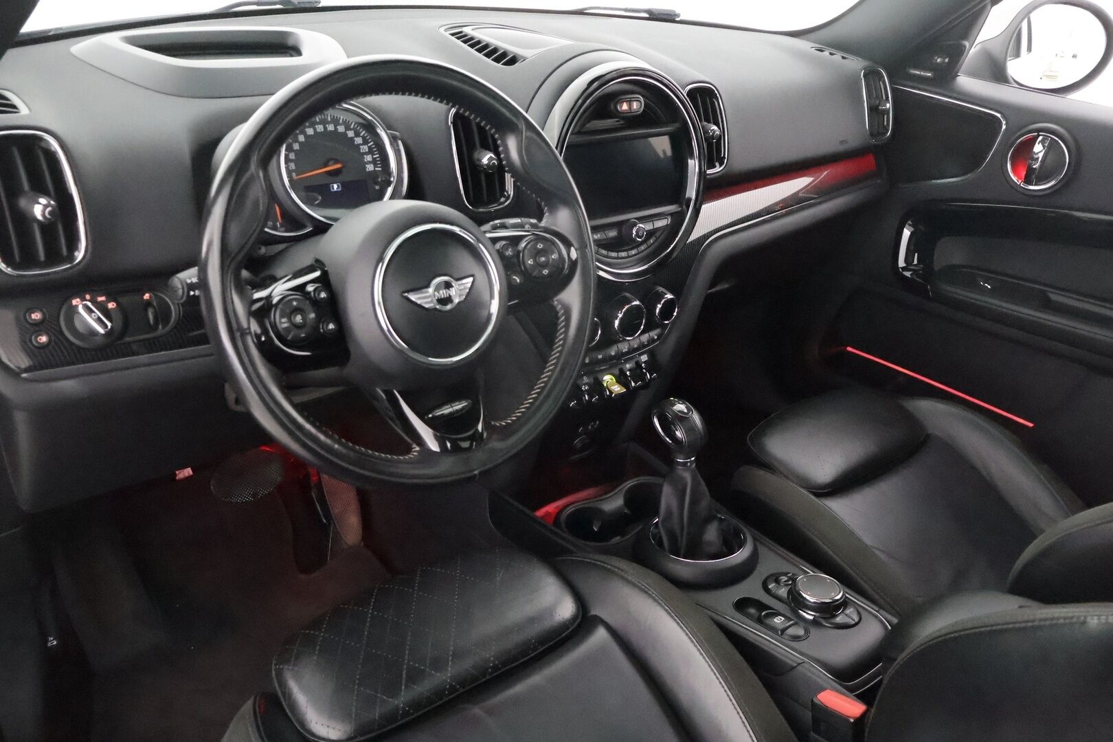 Mini Countryman 2018 Cooper SE ALL4 Plug-In Aut.** Panorama / H&K / Adapt.vakkari / P.kamera / Sporttinahat / Comfort access