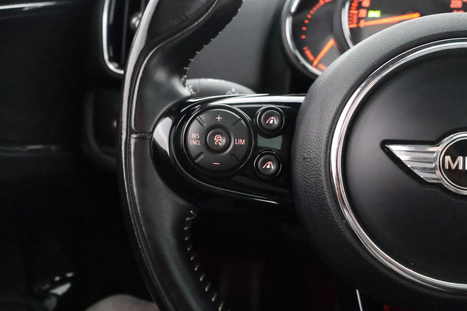 Mini Countryman 2018 Cooper SE ALL4 Plug-In Aut.** Panorama / H&K / Adapt.vakkari / P.kamera / Sporttinahat / Comfort access