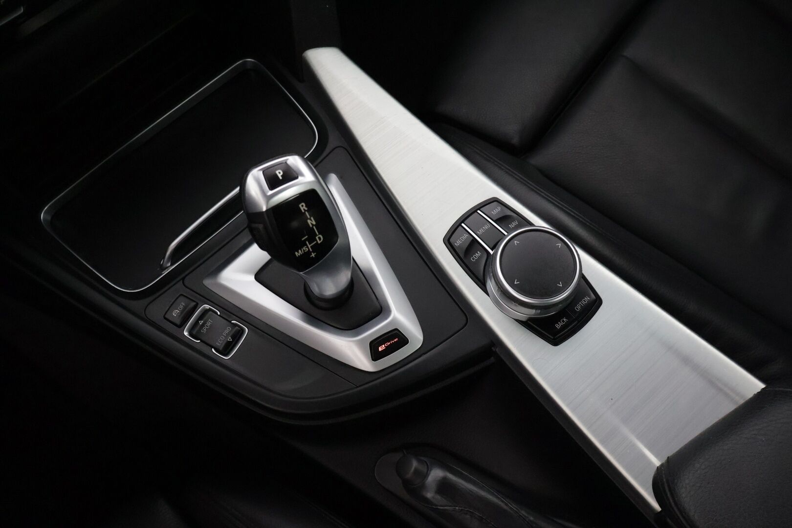 BMW 330 2017 F30 Sedan 330e A Business M Sport * Sporttinahat / Prof.Navi / Vakkari / Tutka * - Juuri huollettu merkkiliikkeessä!