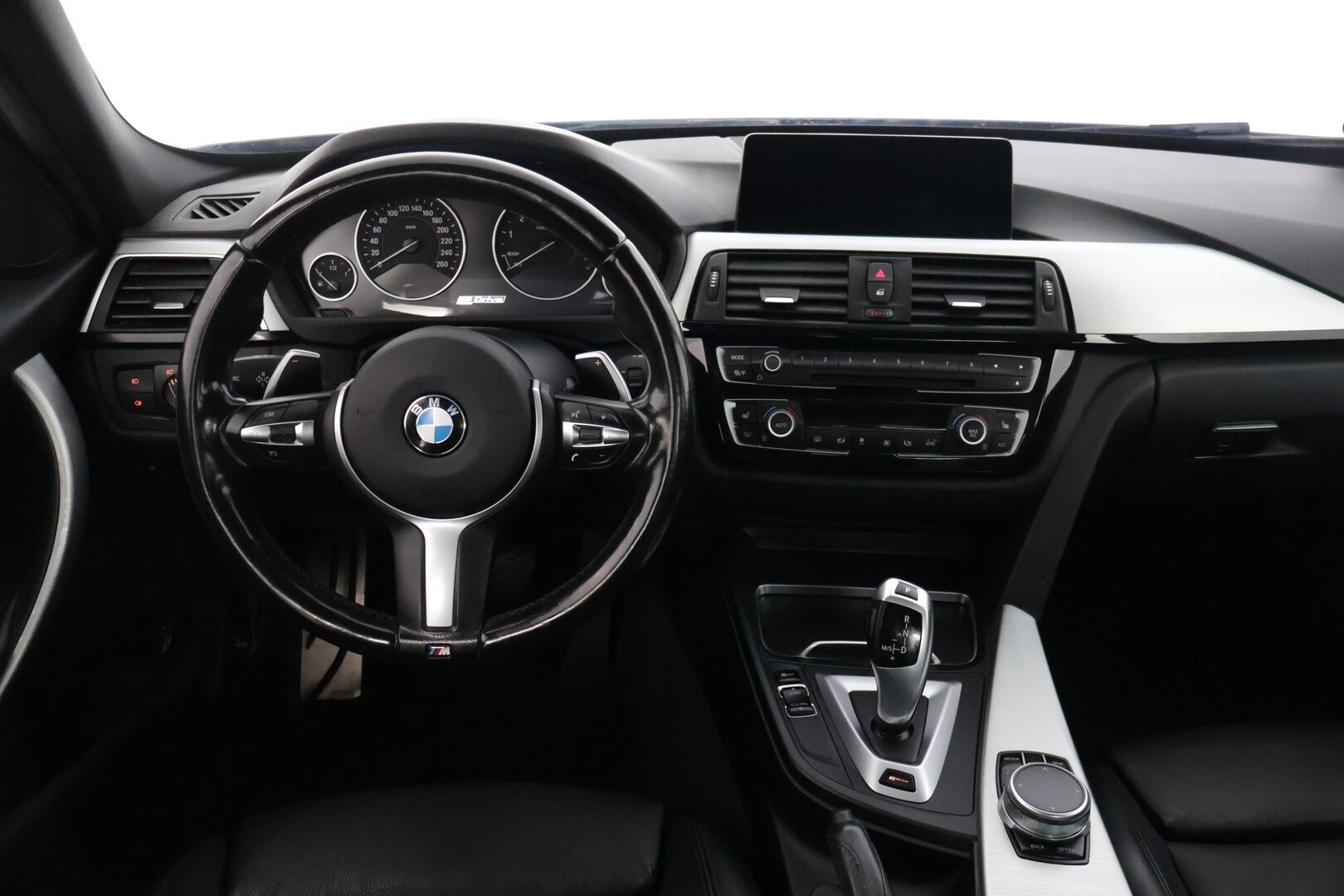 BMW 330 2017 F30 Sedan 330e A Business M Sport * Sporttinahat / Prof.Navi / Vakkari / Tutka * - Juuri huollettu merkkiliikkeessä!