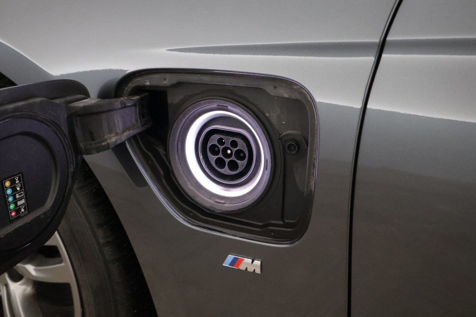 BMW 330 2017 F30 Sedan 330e A Business M Sport * Hifit / Sporttinahat / Prof.Navi / Vakkari / Tutka * - Juuri huollettu merkkiliikkeessä! / SOH 87,5%