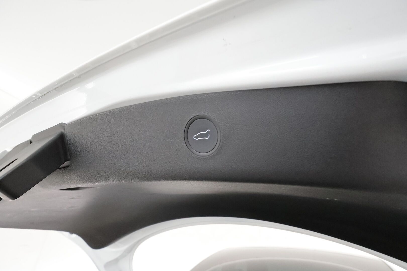 Tesla Model 3 2021 Standard Range Plus **Lasikatto / Lämpöpumppu / Koukku / Adapt.Vakkari / Matrix-LED / P.kamera / Muistipenkki / Navi** - 1-om Suomi-auto / 2x Latauskaapelit / Kahdet Renkaat