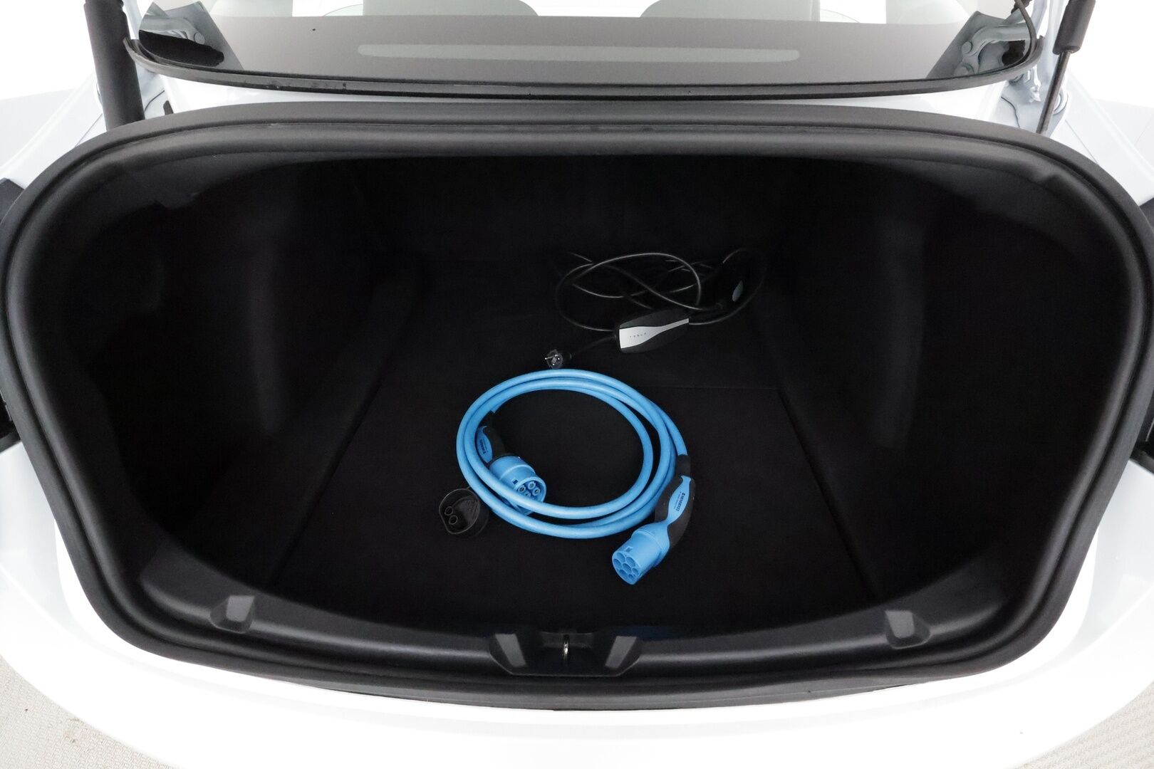 Tesla Model 3 2021 Standard Range Plus **Lasikatto / Lämpöpumppu / Koukku / Adapt.Vakkari / Matrix-LED / P.kamera / Muistipenkki / Navi** - 1-om Suomi-auto / 2x Latauskaapelit / Kahdet Renkaat