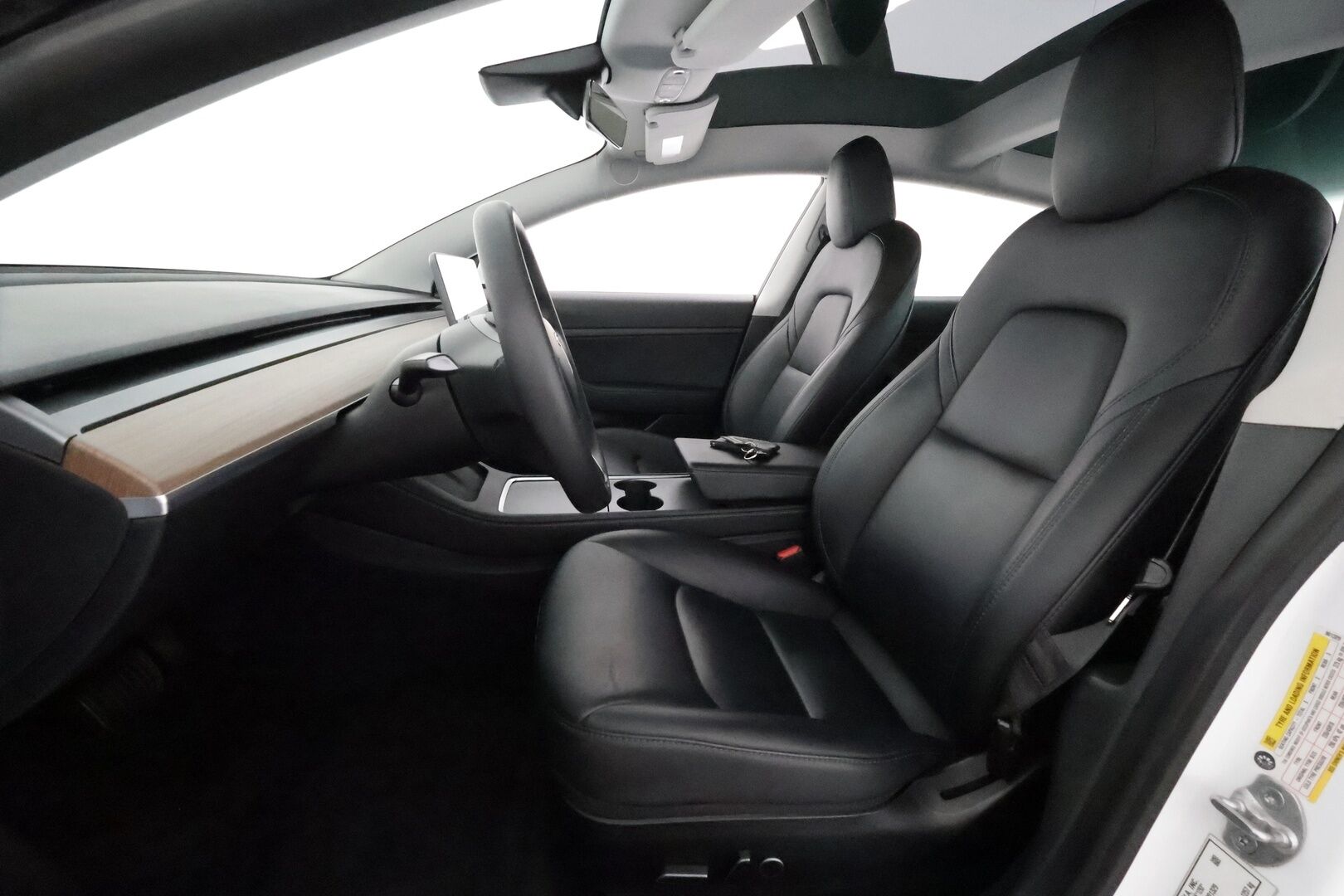 Tesla Model 3 2021 Standard Range Plus **Lasikatto / Lämpöpumppu / Koukku / Adapt.Vakkari / Matrix-LED / P.kamera / Muistipenkki / Navi** - 1-om Suomi-auto / 2x Latauskaapelit / Kahdet Renkaat