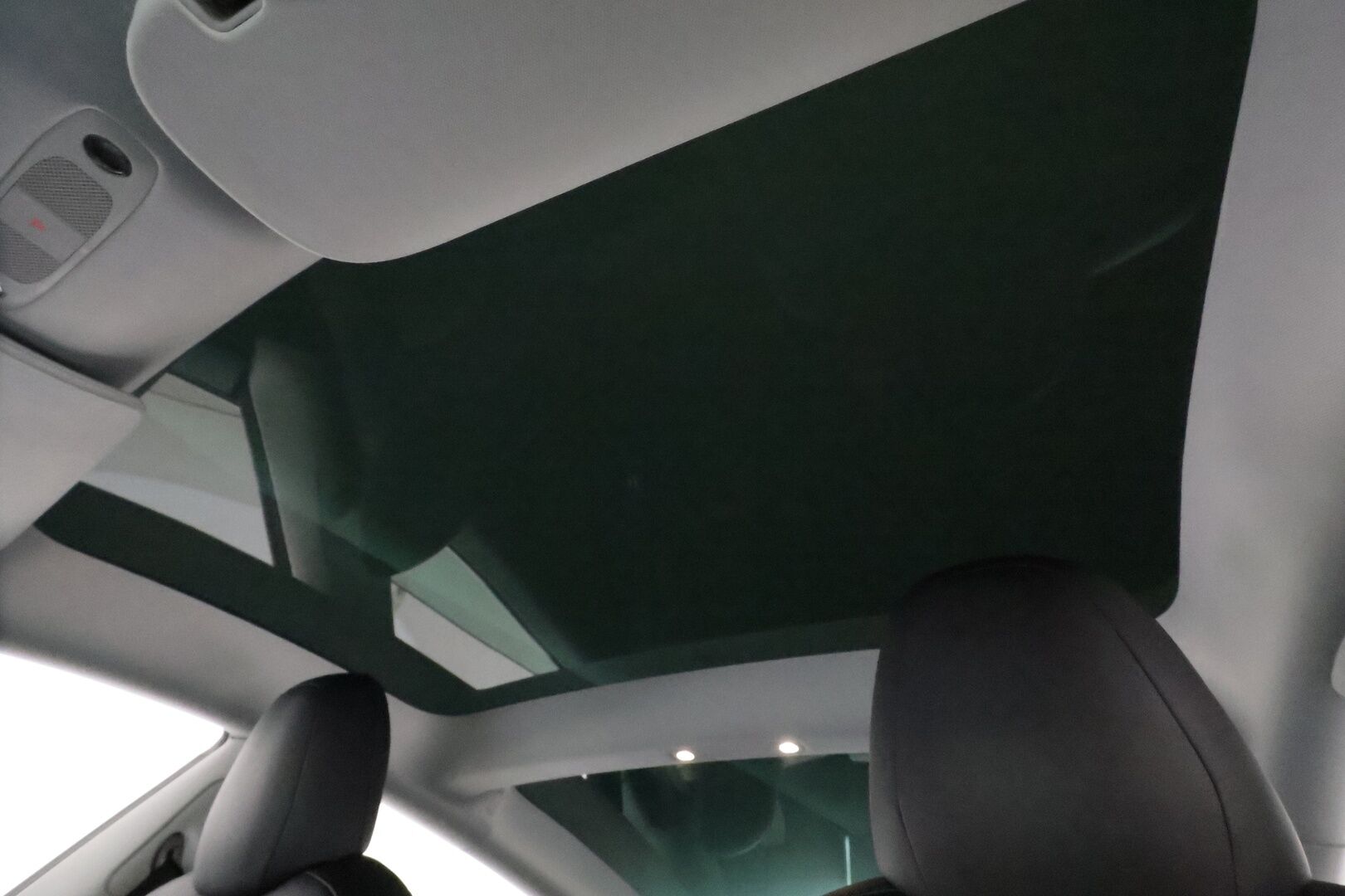 Tesla Model 3 2021 Standard Range Plus **Lasikatto / Lämpöpumppu / Koukku / Adapt.Vakkari / Matrix-LED / P.kamera / Muistipenkki / Navi** - 1-om Suomi-auto / 2x Latauskaapelit / Kahdet Renkaat