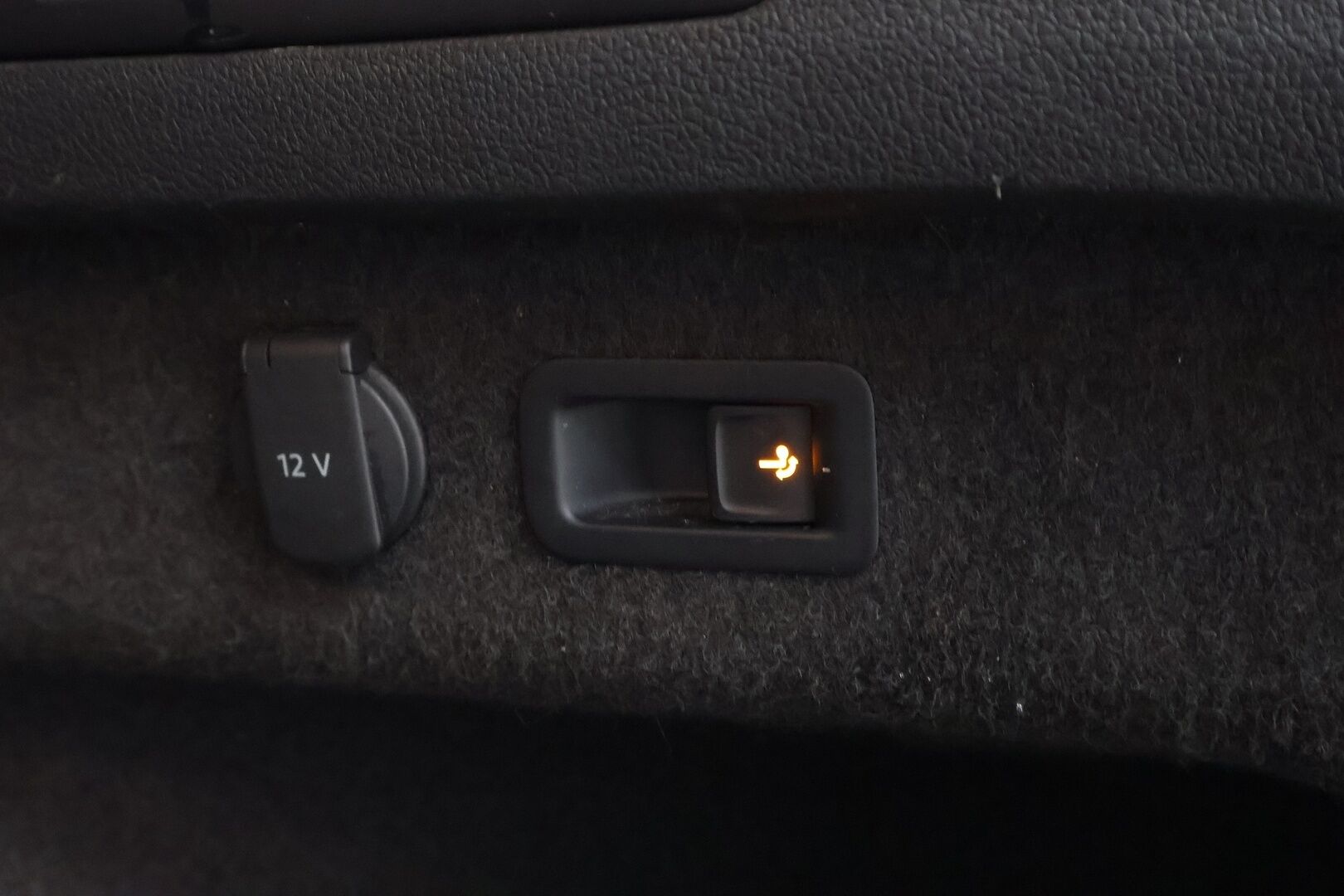 Volkswagen Passat 2017 Variant Alltrack 2,0 TDI 140 kW (190 hv) 4MOTION DSG-automaatti * Webasto / Adapt.Vakkari / Koukku / Nahkasisusta / Peruutuskamera - Matrix LED / Jakopää tehty / Juuri tullut Tampereelle! - HULLU BLACKWEEK KORKOTARJOUS 2,49%