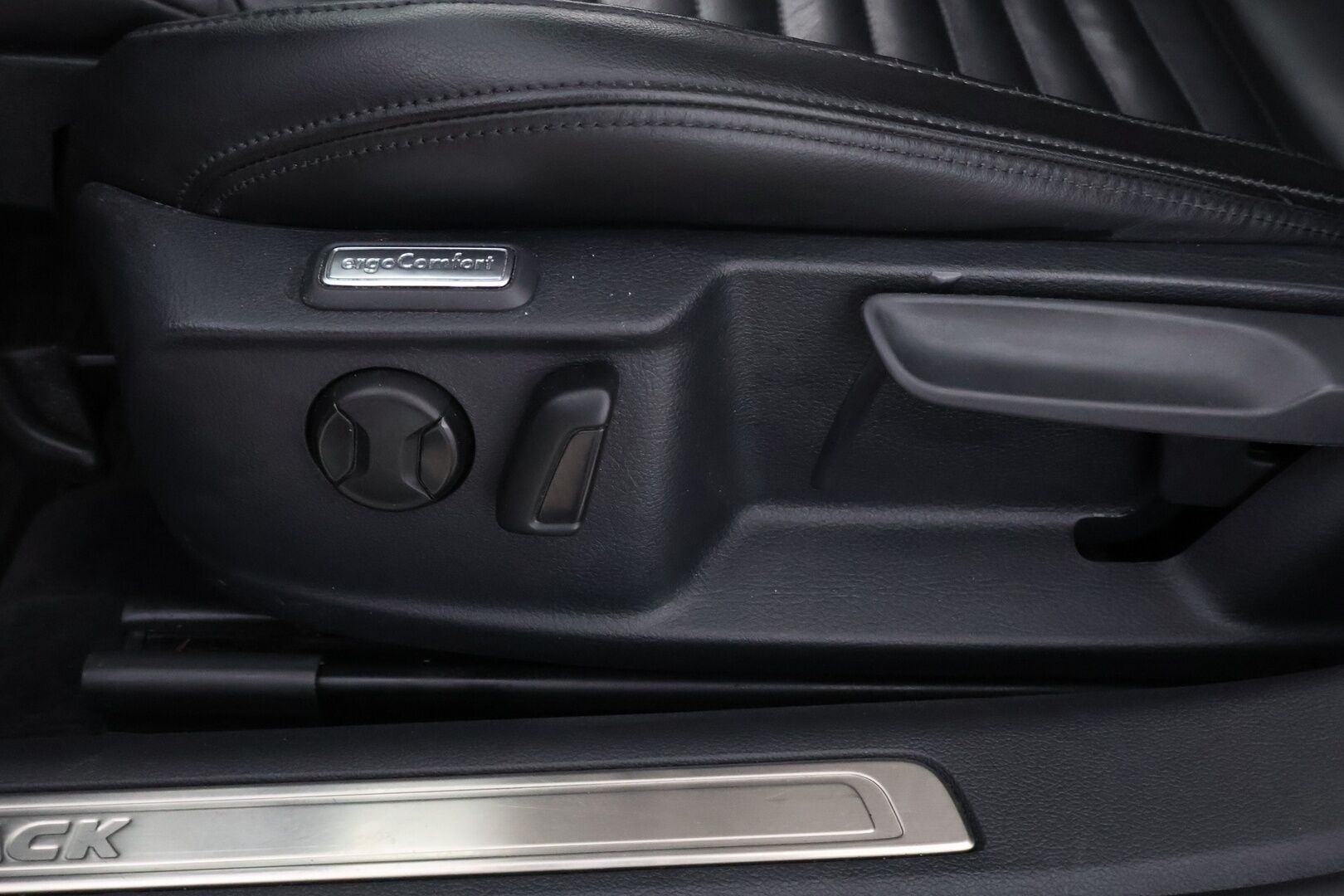 Volkswagen Passat 2017 Variant Alltrack 2,0 TDI 140 kW (190 hv) 4MOTION DSG-automaatti * Webasto / Adapt.Vakkari / Koukku / Nahkasisusta / Peruutuskamera - Matrix LED / Jakopää tehty / Juuri tullut Tampereelle! - HULLU BLACKWEEK KORKOTARJOUS 2,49%