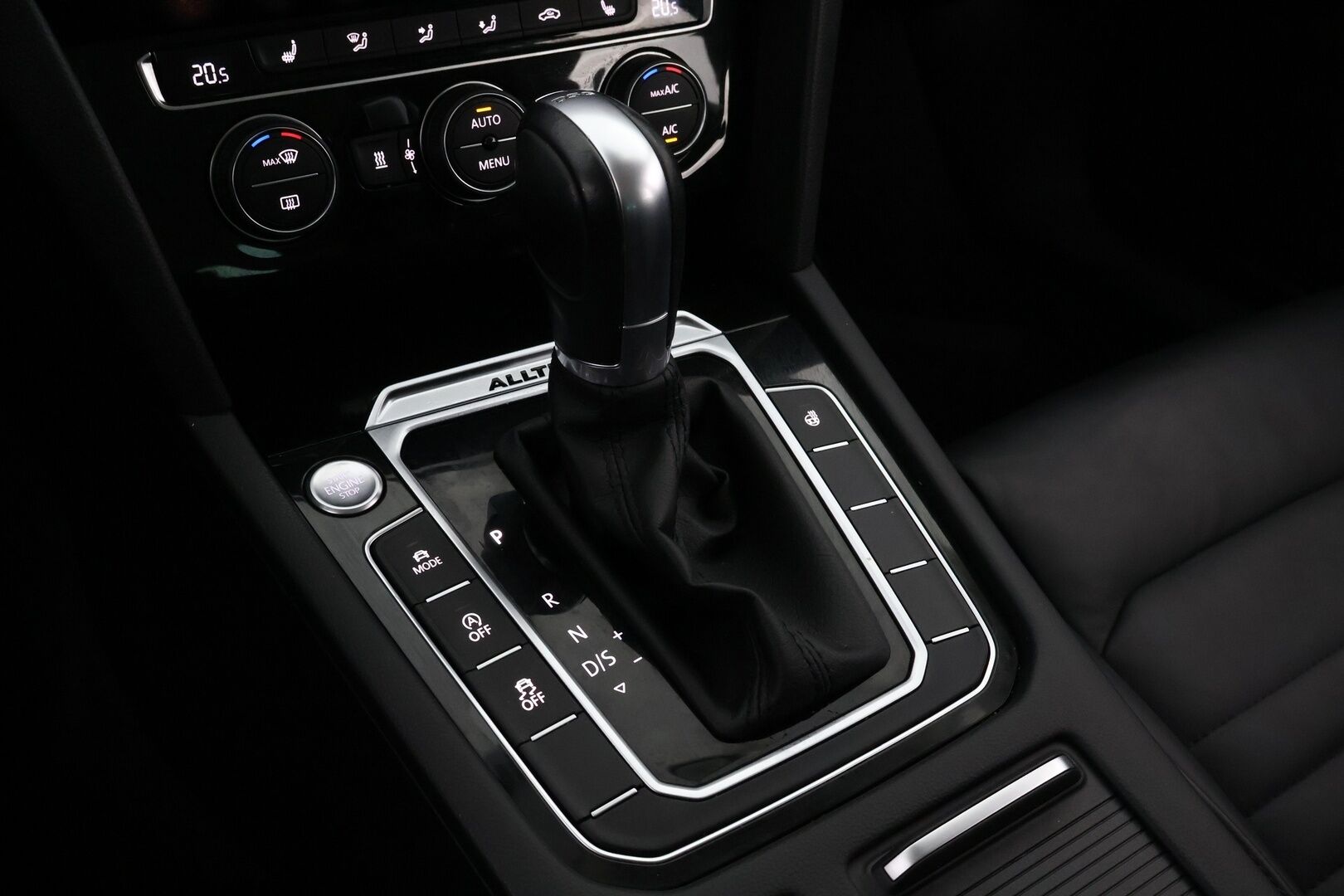 Volkswagen Passat 2017 Variant Alltrack 2,0 TDI 140 kW (190 hv) 4MOTION DSG-automaatti * Webasto / Adapt.Vakkari / Koukku / Nahkasisusta / Peruutuskamera - Matrix LED / Jakopää tehty / Juuri tullut Tampereelle! - HULLU BLACKWEEK KORKOTARJOUS 2,49%