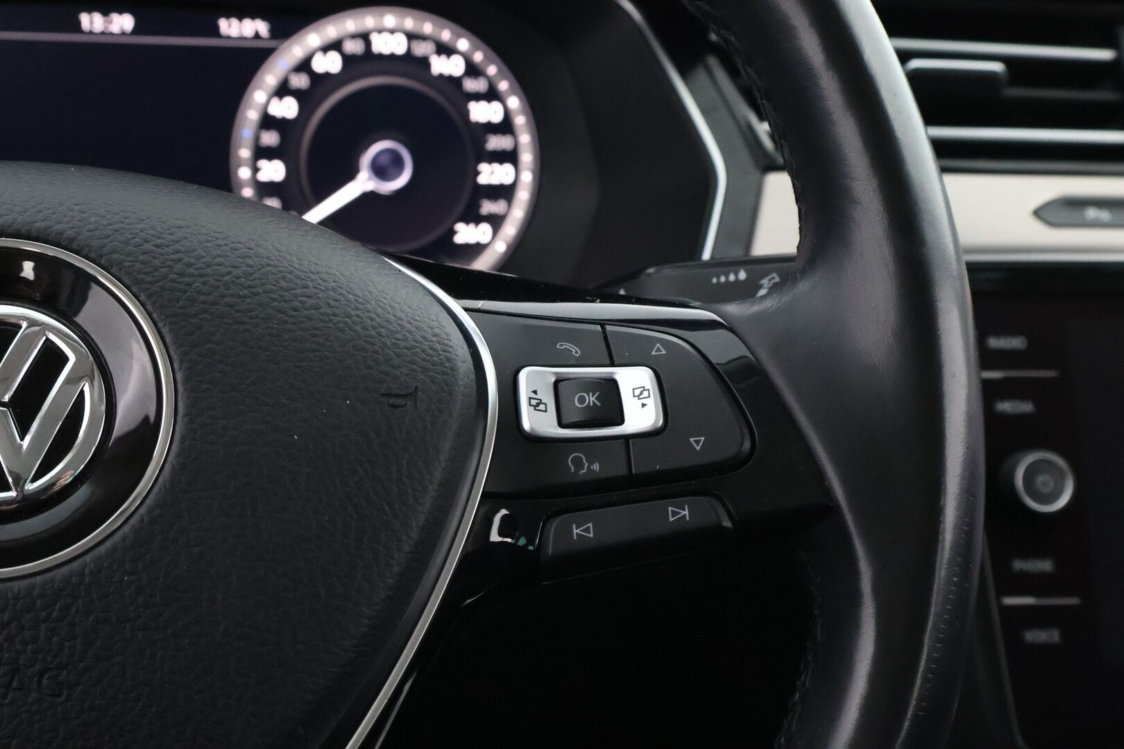 Volkswagen Passat 2017 Variant Alltrack 2,0 TDI 140 kW (190 hv) 4MOTION DSG-automaatti * Webasto / Adapt.Vakkari / Koukku / Nahkasisusta / Peruutuskamera - Matrix LED / Jakopää tehty / Juuri tullut Tampereelle! - HULLU BLACKWEEK KORKOTARJOUS 2,49%