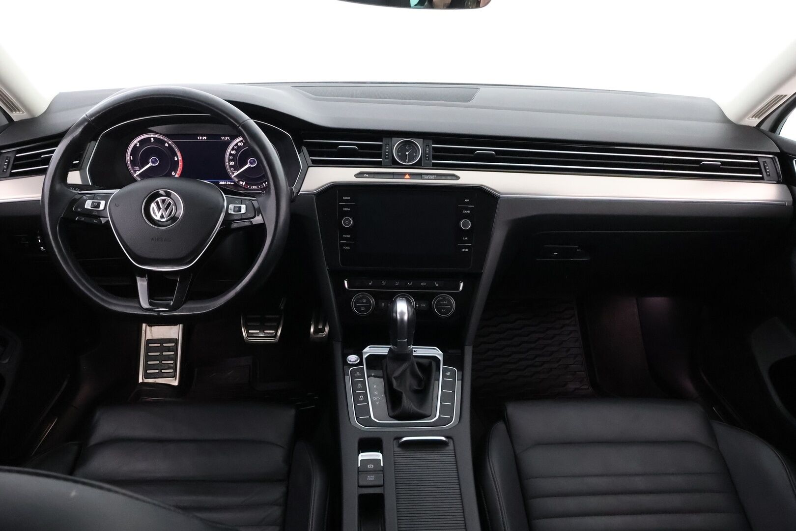 Volkswagen Passat 2017 Variant Alltrack 2,0 TDI 140 kW (190 hv) 4MOTION DSG-automaatti * Webasto / Adapt.Vakkari / Koukku / Nahkasisusta / Peruutuskamera - Matrix LED / Jakopää tehty / Juuri tullut Tampereelle! - HULLU BLACKWEEK KORKOTARJOUS 2,49%