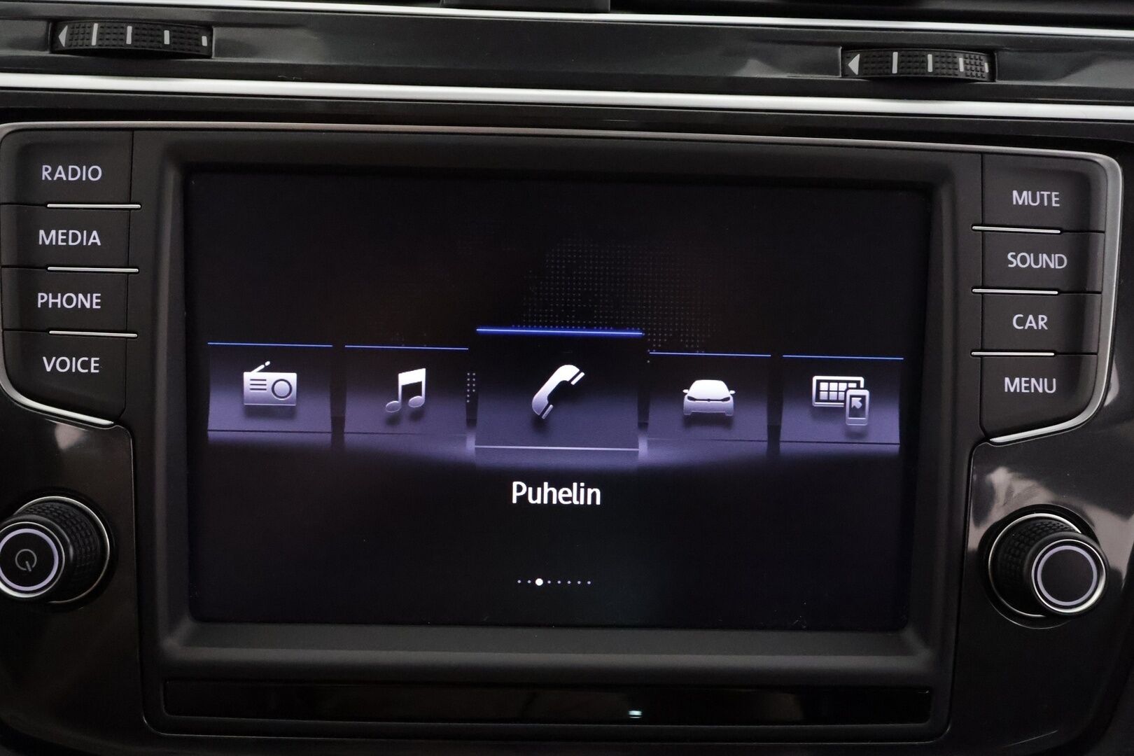 Volkswagen Tiguan 2017 Highline 2,0 TDI SCR 140 kW (190 hv) 4MOTION DSG * Webasto / Koukku / ACC / LED / P.kamera / Kaistavahti * - Kahdet renkaat aluvanteilla 