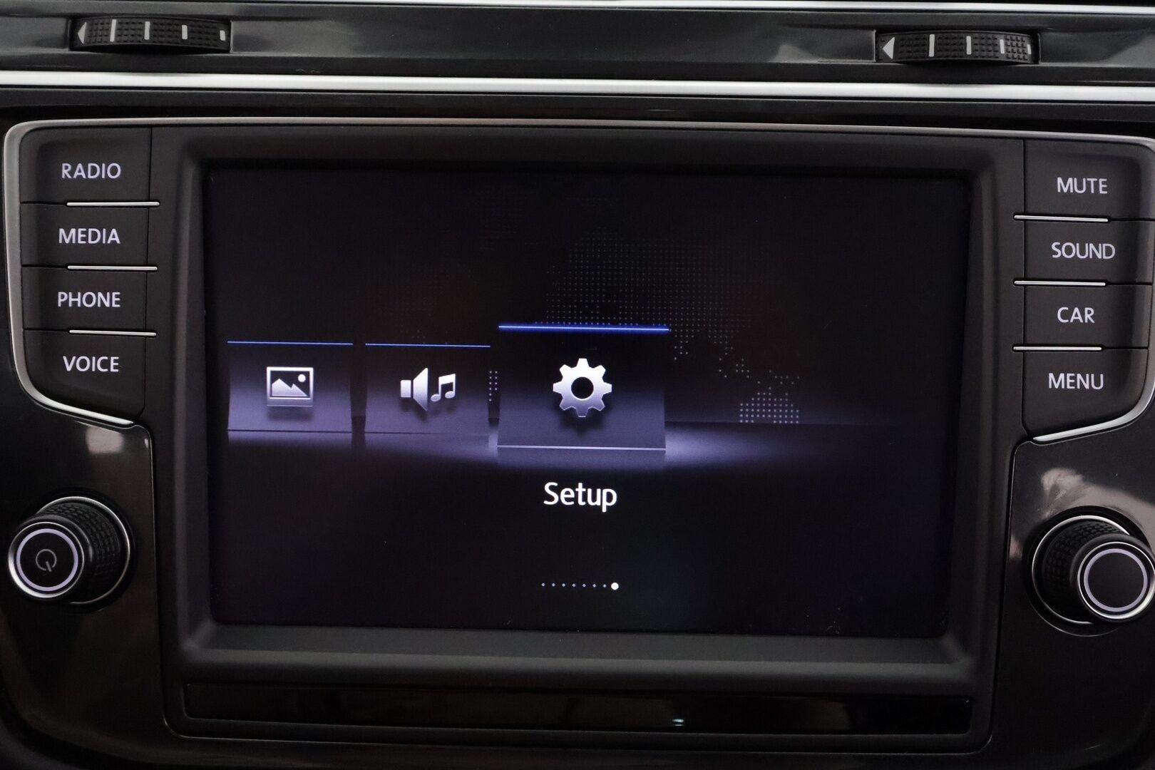 Volkswagen Tiguan 2017 Highline 2,0 TDI SCR 140 kW (190 hv) 4MOTION DSG * Webasto / Koukku / ACC / LED / P.kamera / Kaistavahti * - Kahdet renkaat aluvanteilla 