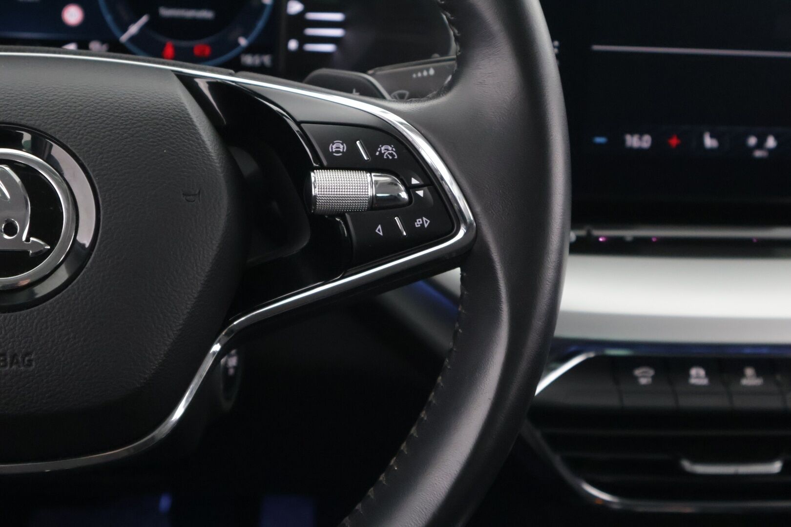 Skoda Octavia 2021 1,0 TSI Style eTEC DSG Autom. - *Lohko / Adapt.vakkari / Digimittaristo / Hud / Lane assist / P.kamera / Blis / Carplay / Koukku!*