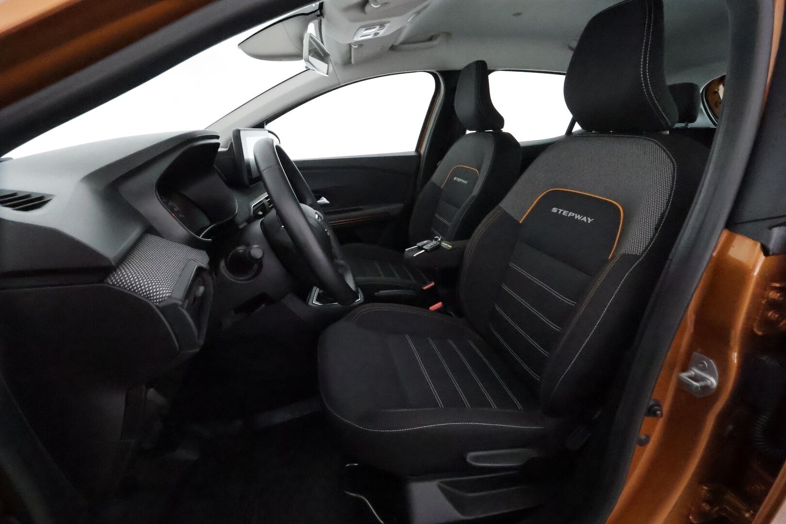 Dacia Sandero 2021 Stepway TCe 90 aut Comfort **Sisätilanlämmitin / LED / P.kamera / Navi / Kaistavahti / Katveavustin / Vakkari** - Suomi-auto / Kahdet Renkaat