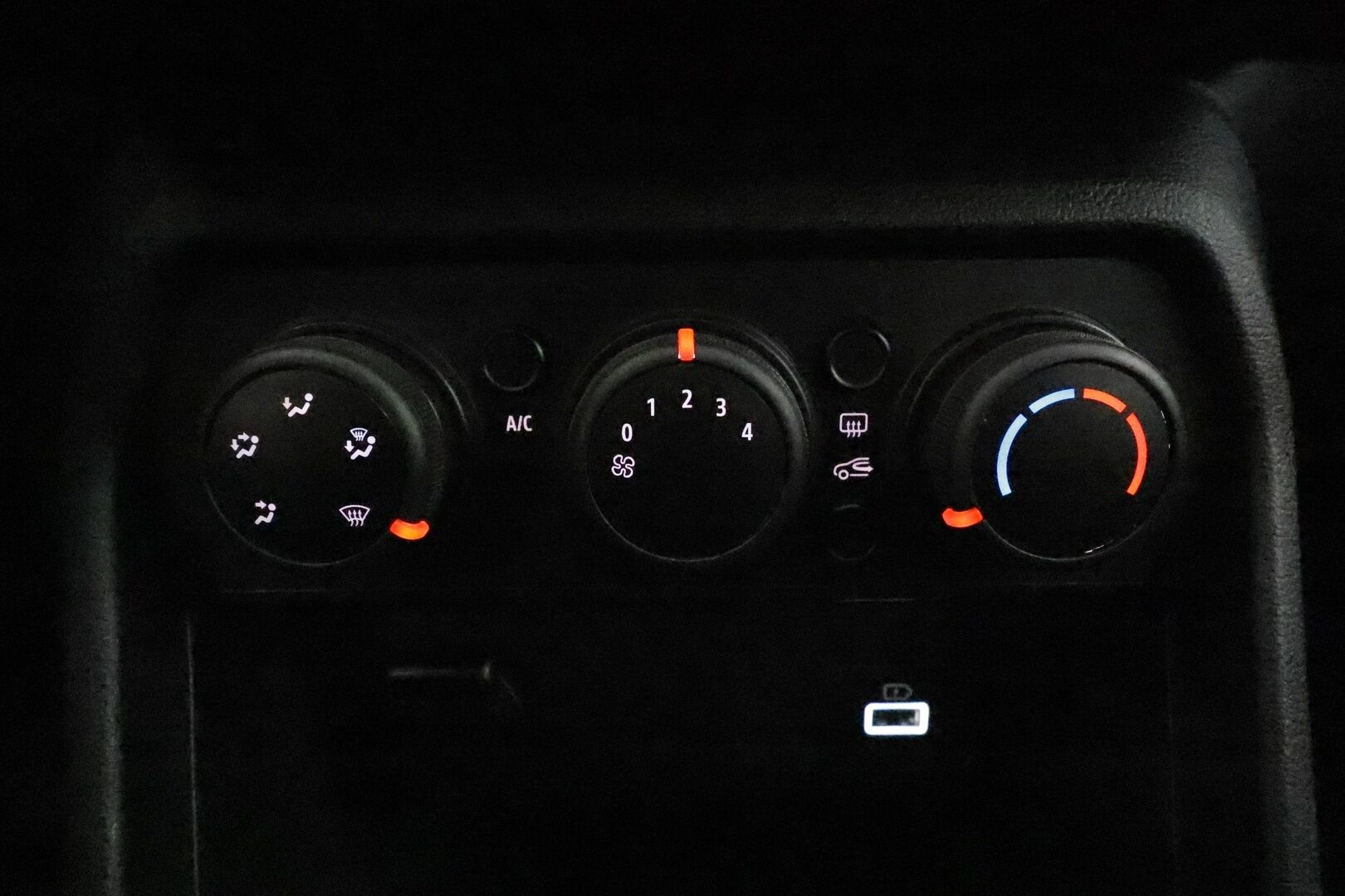 Dacia Sandero 2021 Stepway TCe 90 aut Comfort **Sisätilanlämmitin / LED / P.kamera / Navi / Kaistavahti / Katveavustin / Vakkari** - Suomi-auto / Kahdet Renkaat