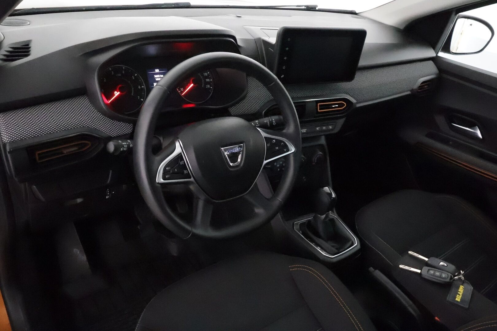 Dacia Sandero 2021 Stepway TCe 90 aut Comfort **Sisätilanlämmitin / LED / P.kamera / Navi / Kaistavahti / Katveavustin / Vakkari** - Suomi-auto / Kahdet Renkaat