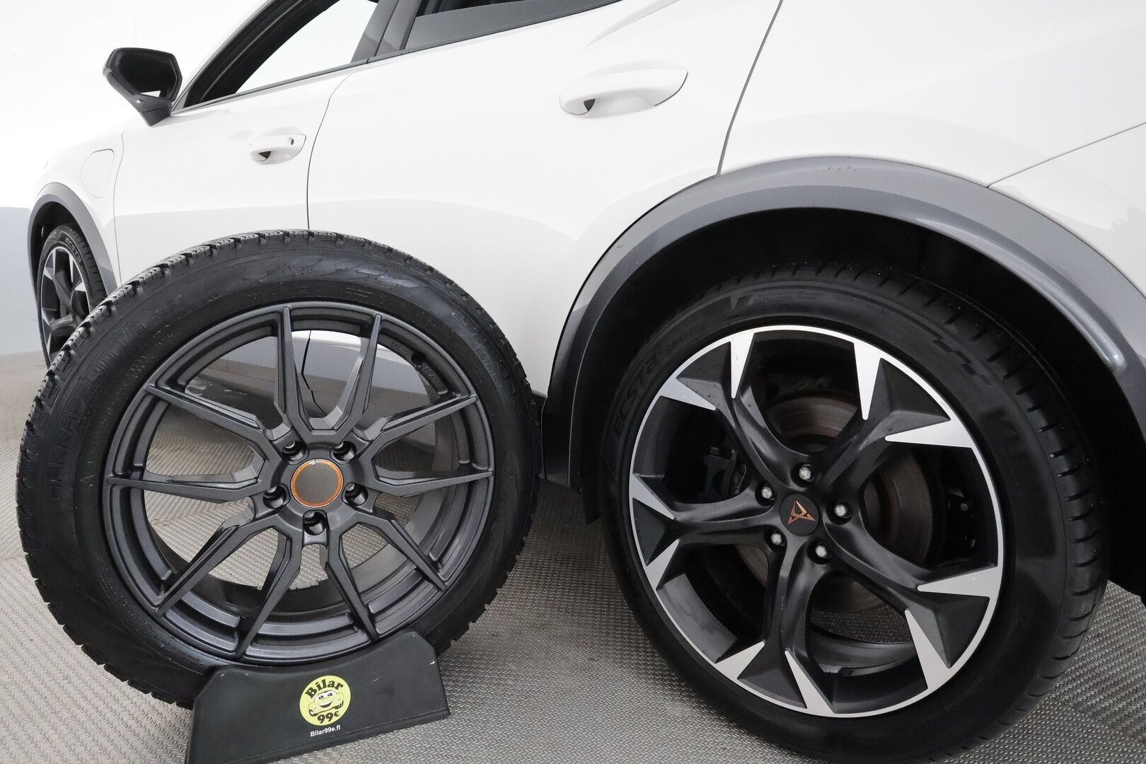 Cupra Formentor 2021 VZ 1.4 PHEV 180 kW e-HYBRID DSG **Adapt.vakkari / Koukku / P.kamera / Digimittaristo / KeylessGo / Sporttipenkit** - Suomi-auto / Kahdet renkaat aluvanteilla