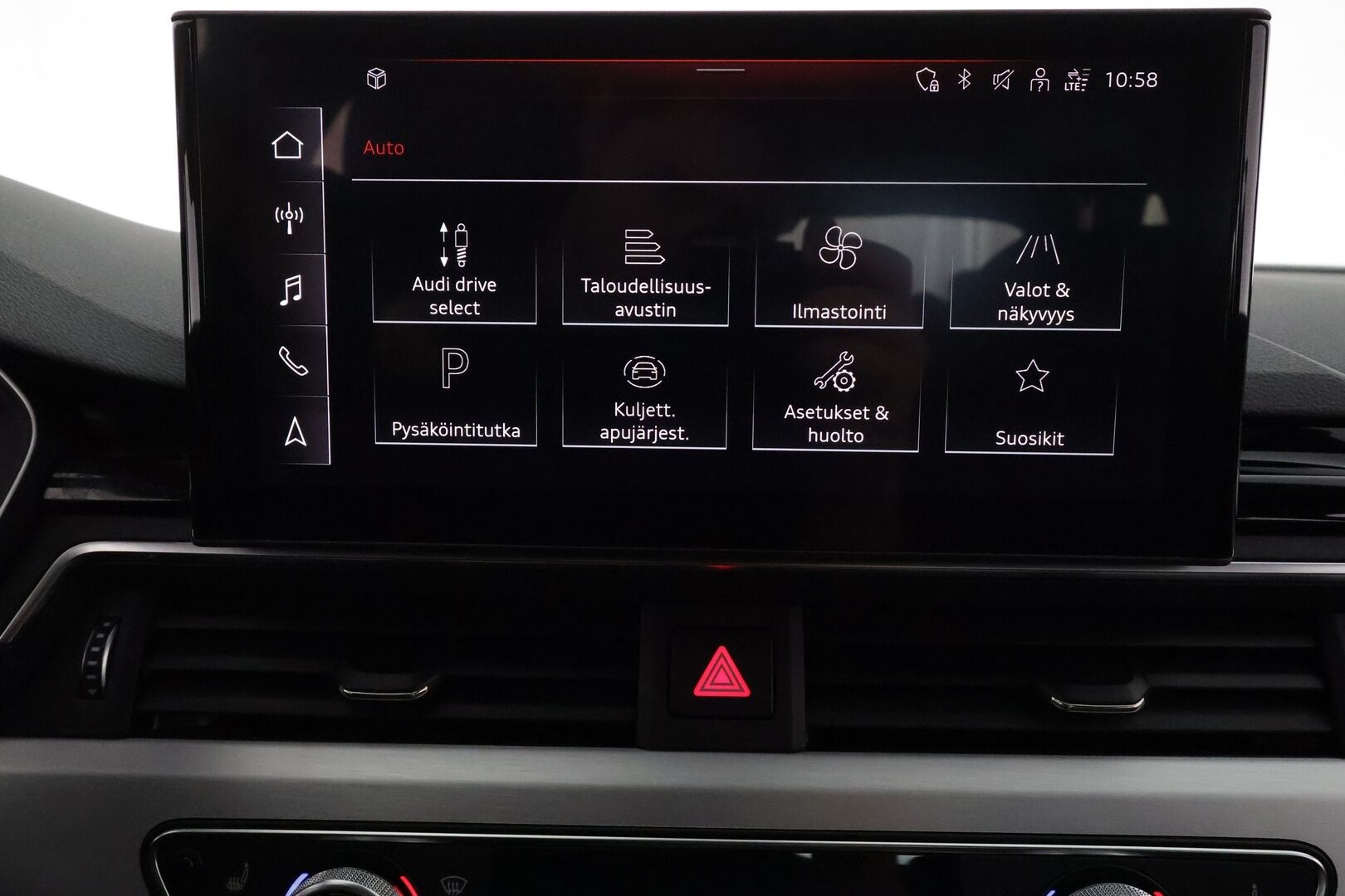 Audi A4 2021 Avant Business Advanced 40 TFSI 150 kW MHEV quattro S tronic **Adapt. vakkari / Webasto / Matrix / P.kamera / Koukku** - 3,99 % KORKOTARJOUS TÄHÄN AUTOON - 1-om. Suomi-auto / Sporttipenkit / Digimittaristo