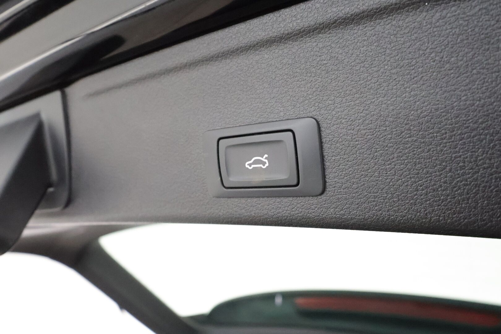 Audi A4 2021 Avant Business Advanced 40 TFSI 150 kW MHEV quattro S tronic ** S-Line Sisä /Adapt. vakkari / Webasto / Matrix / P.kamera / Koukku** - 1-om. Suomi-auto / Sporttipenkit / Digimittaristo