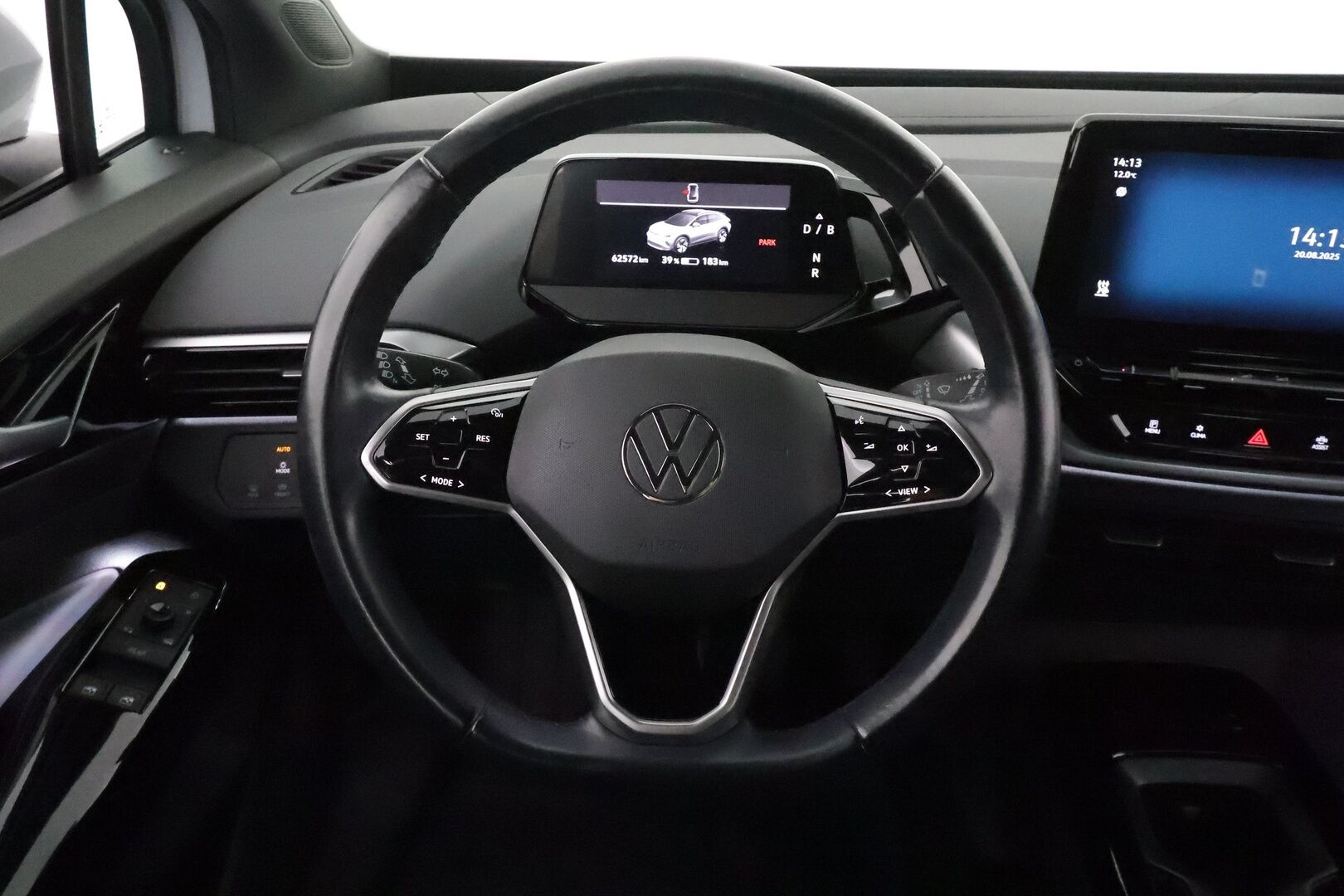Volkswagen ID.4 2021 Pro Performance 150 kW, akku 77 kWh **Adapt.vakkari / LED / Lämpöpumppu / P.tutkat / Navi** - 1.Om Suomi-auto / Merkkihuollettu / Kahdet renkaat aluvanteilla / Tuulilasin lämmitin