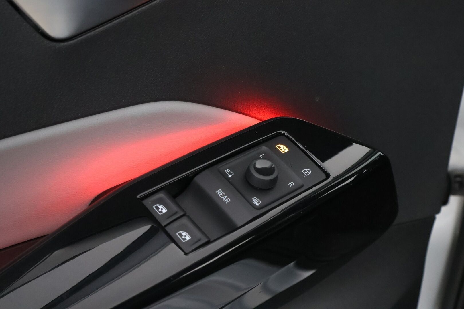 Volkswagen ID.3 2021 Pro Business 107 kW, akku 58 kWh  * Lämpöpumppu / Adapt. Vakkari / Matrix LED/ P.Kamera / KeyLess / Pyöräkoukku! * - Suomiauto / 2x Hyvät Renkaat / Merkkiliikkeessä huollettu! - HULLUT BLACKWEEK JATKOT - KORKOTARJOUS 2,49%