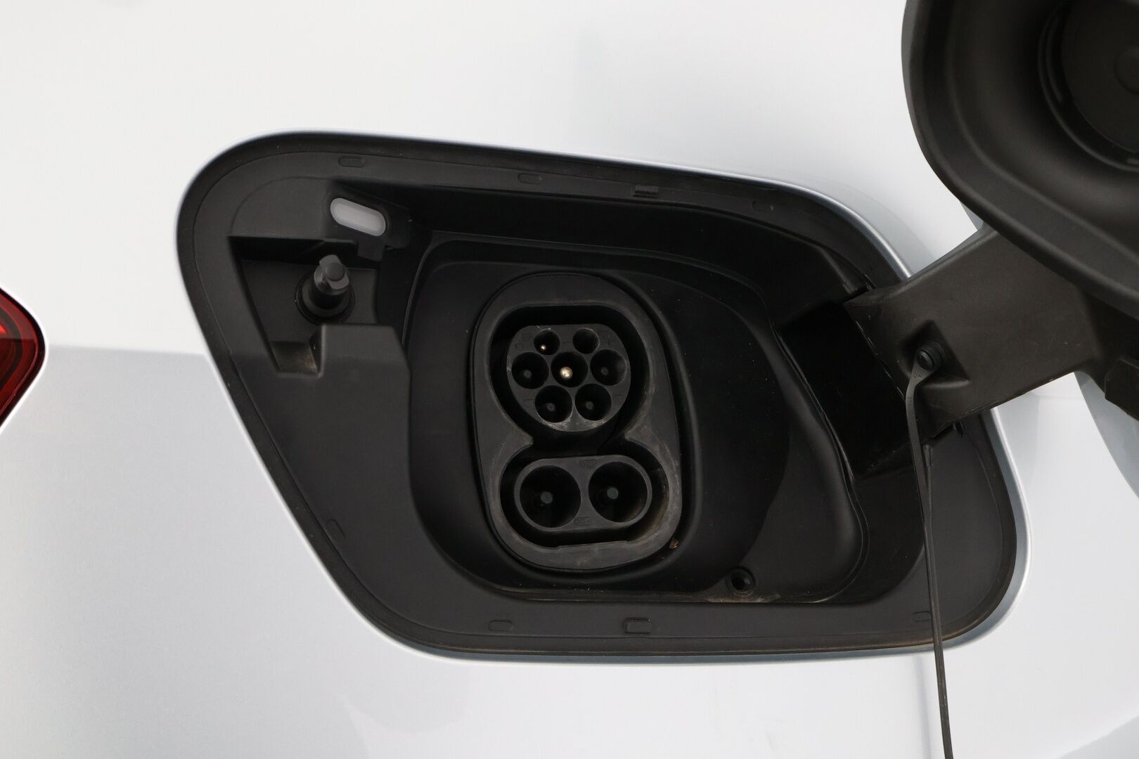 Volkswagen ID.3 2021 Pro Business 107 kW, akku 58 kWh  * Lämpöpumppu / Adapt. Vakkari / Matrix LED/ P.Kamera / KeyLess / Pyöräkoukku! * - Suomiauto / 2x Hyvät Renkaat / Merkkiliikkeessä huollettu! - HULLUT BLACKWEEK JATKOT - KORKOTARJOUS 2,49%