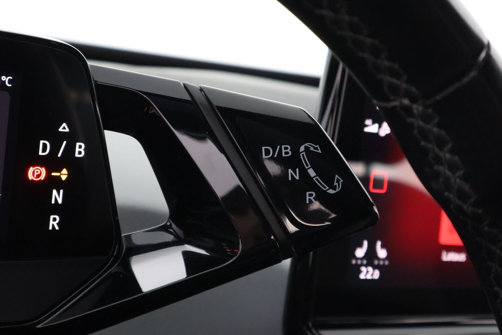 Volkswagen ID.3 2021 Pro Business 107 kW, akku 58 kWh  * Lämpöpumppu / Adapt. Vakkari / Matrix LED/ P.Kamera / KeyLess / Pyöräkoukku! * - Suomiauto / 2x Hyvät Renkaat / Merkkiliikkeessä huollettu! - HULLUT BLACKWEEK JATKOT - KORKOTARJOUS 2,49%