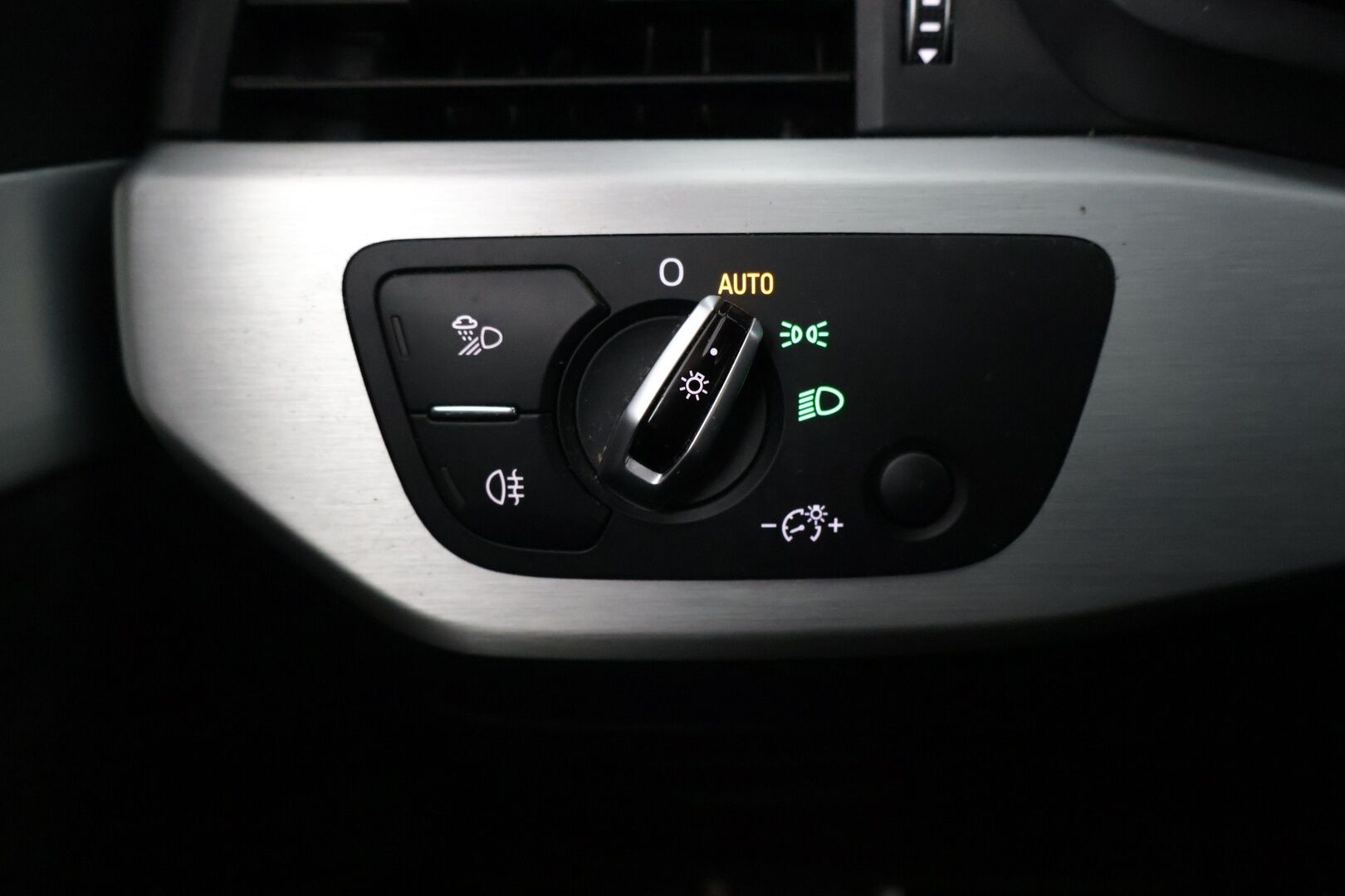 Audi A4 2017 Avant Quattro S-line 3,0 TDI 160kW *ACC / Navi / Tutkat / Sporttipenkit* - *Kahdet renkaat!* - HULLU BLACKWEEK KORKOTARJOUS 2,49%