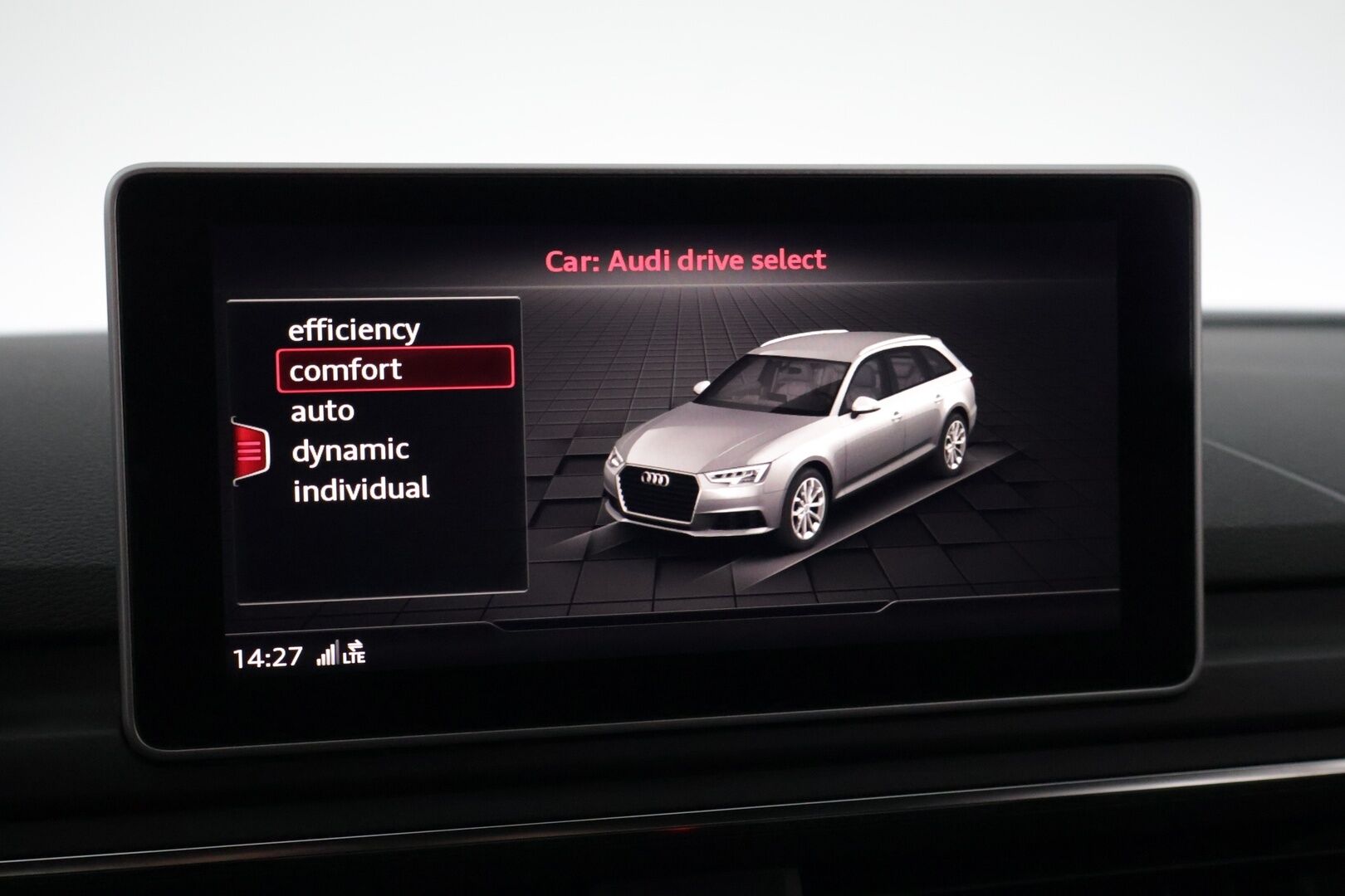 Audi A4 2017 Avant Quattro S-line 3,0 TDI 160kW *ACC / Navi / Tutkat / Sporttipenkit* - *Kahdet renkaat!* - HULLU BLACKWEEK KORKOTARJOUS 2,49%