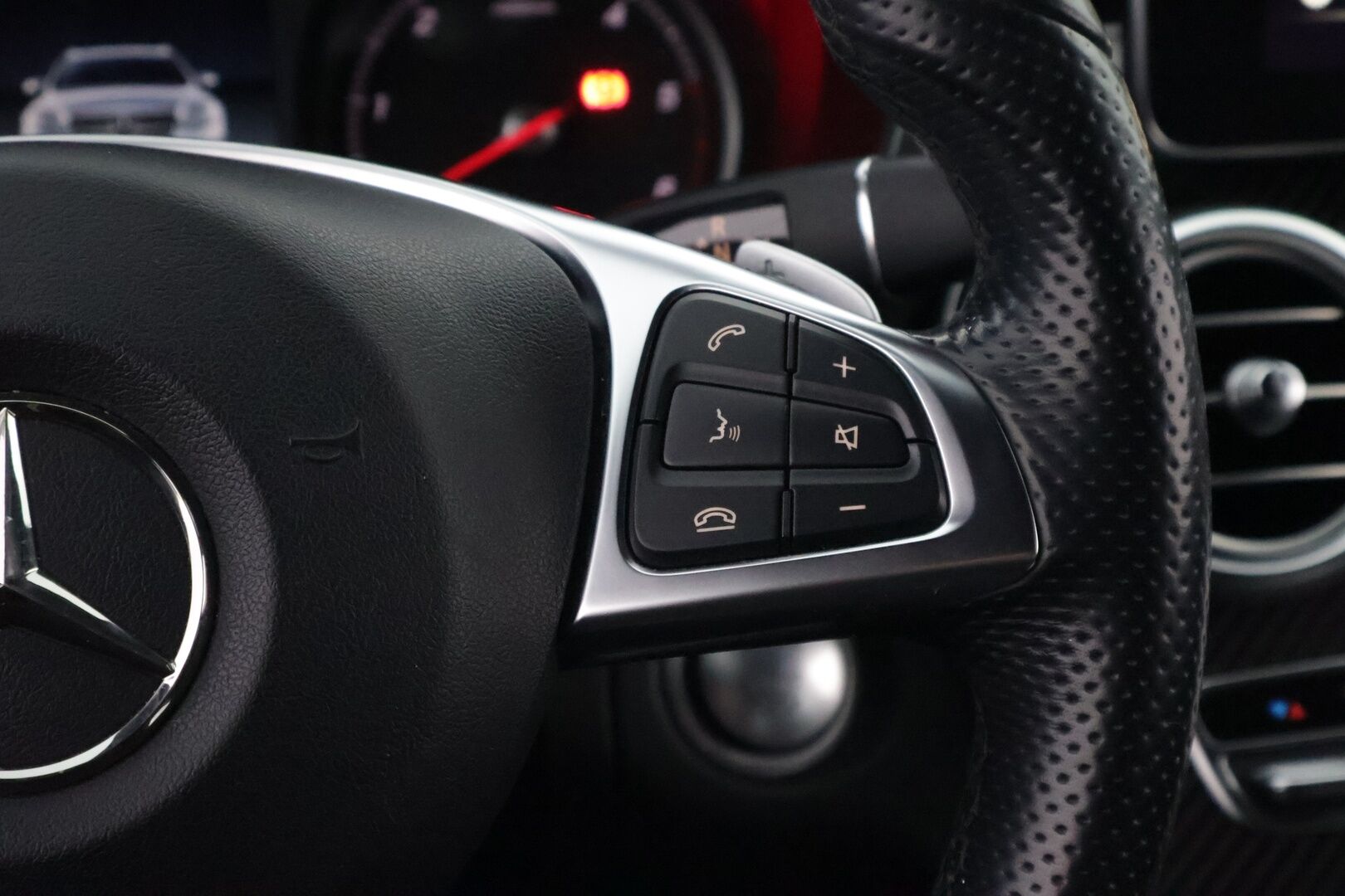 Mercedes-Benz C 2018 220 d T A AMG Premium Edition * Webasto / DTR+Q / Nahkasisusta / HUD / BLIS / Night paketti / Sähköpenkit / Comand Navi - Supervarusteet / Näyttävä / Juuri tullut Tampereelle!