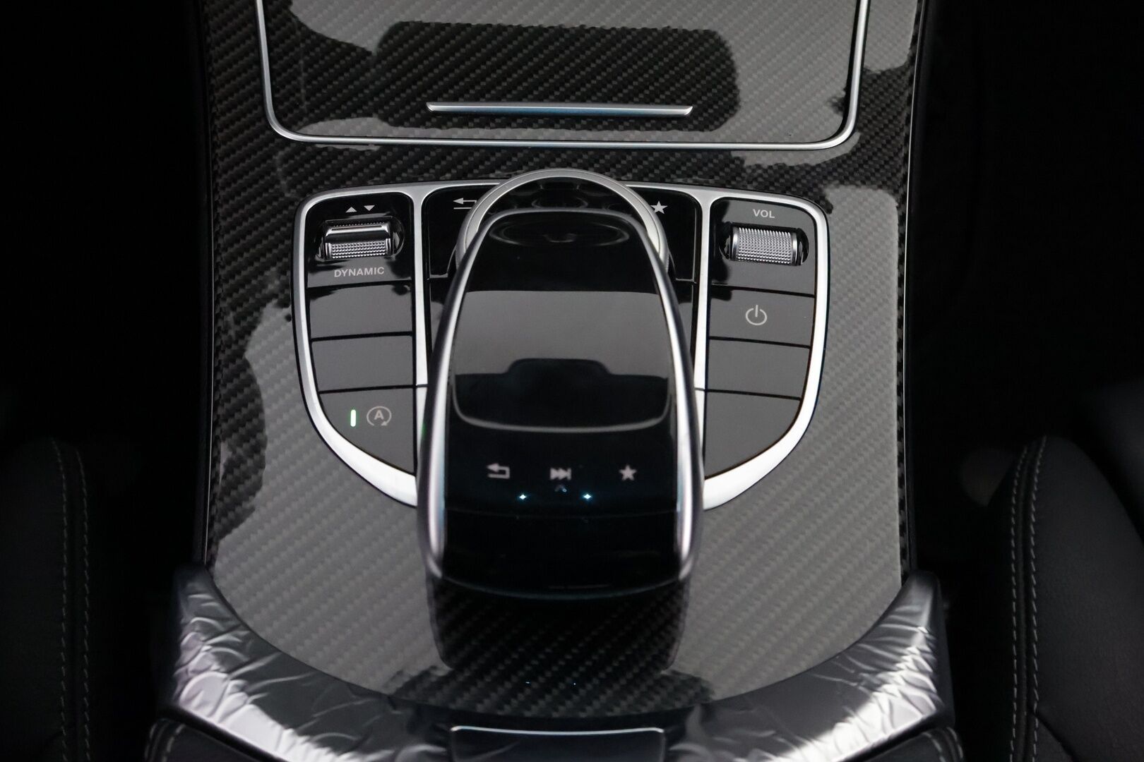 Mercedes-Benz C 2018 220 d T A AMG Premium Edition * Webasto / DTR+Q / Nahkasisusta / HUD / BLIS / Night paketti / Sähköpenkit / Comand Navi - Supervarusteet / Näyttävä / Juuri tullut Tampereelle!