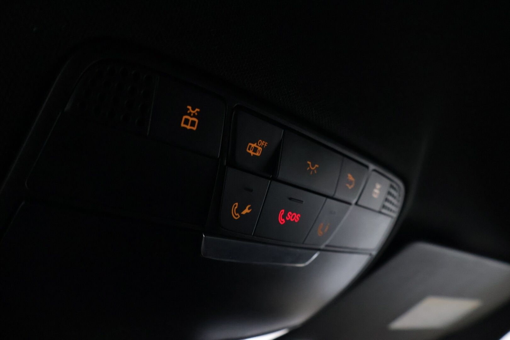 Mercedes-Benz C 2016 180 T A Premium Business AMG *Vakkari / Nahkasisusta / Tutkat / LED / Navi / Bluetooth* - Juuri huollettu ja katsastettu  / Kahdet renkaat vanteilla