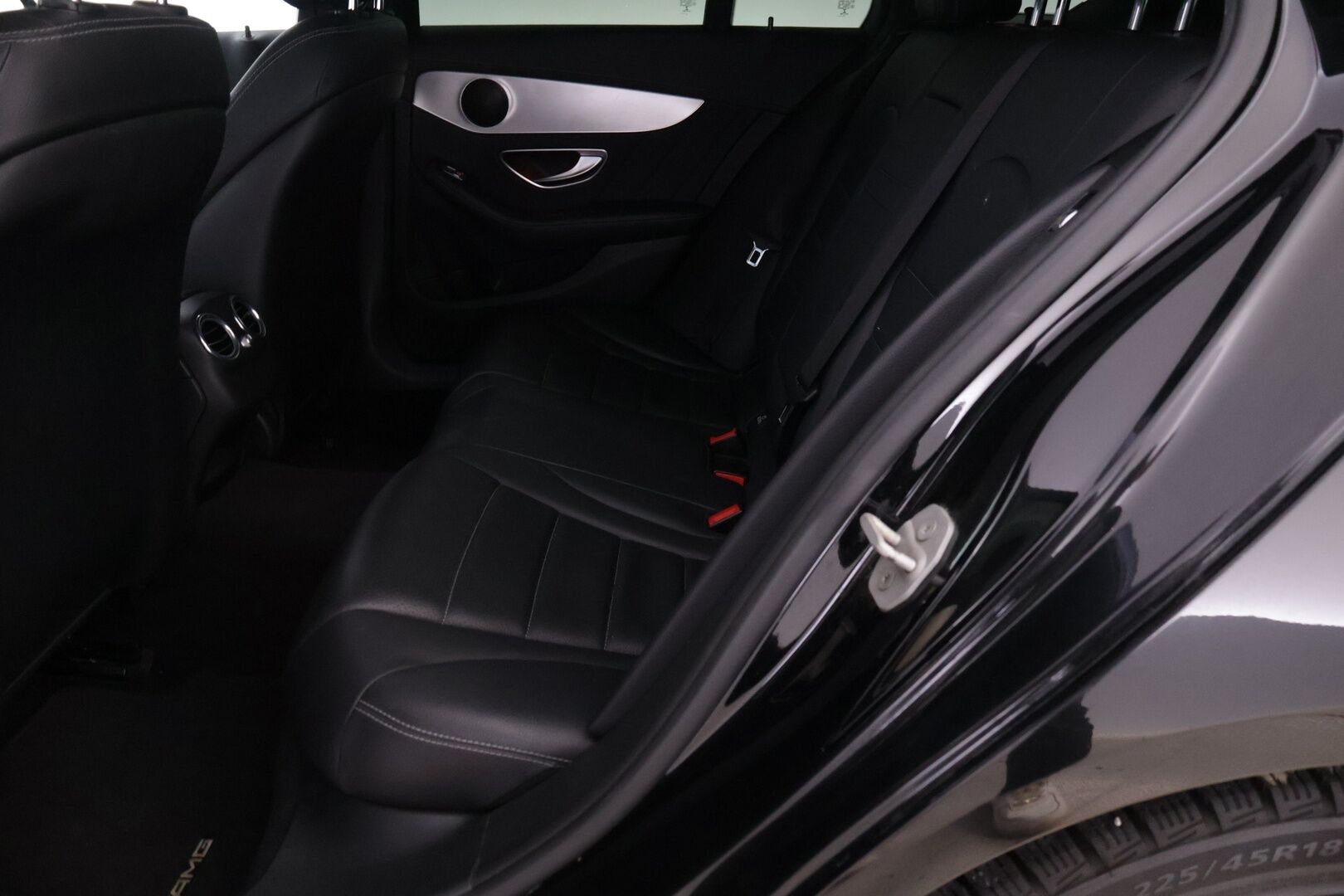 Mercedes-Benz C 2016 180 T A Premium Business AMG *Vakkari / Nahkasisusta / Tutkat / LED / Navi / Bluetooth* - Juuri huollettu ja katsastettu  / Kahdet renkaat vanteilla