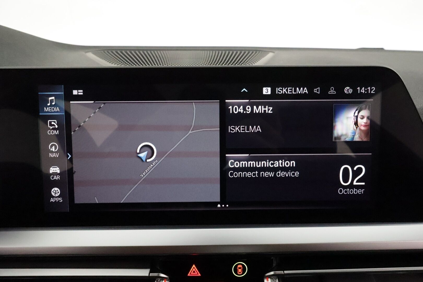 BMW 330 2020 G20 330e M-Sport *ACC / HUD / Laser / Muistipenkki / 360° / Lasikattoluukku / Comfort Access / Hifi / Navi / Koukku* - Adaptiivinen M Sport alusta / Kahdet renkaat aluvanteilla / Huippuvarusteet!
