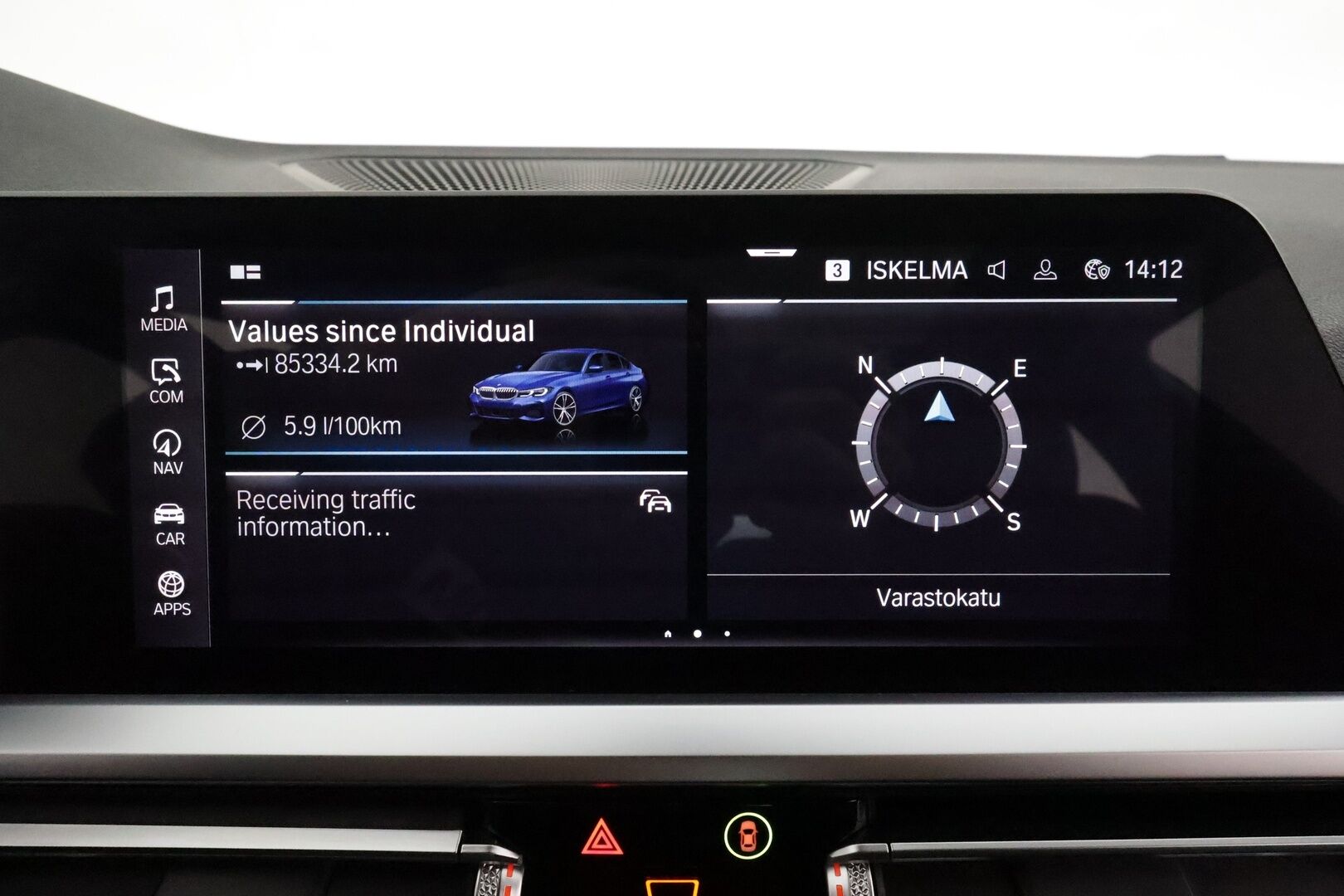 BMW 330 2020 G20 330e M-Sport *ACC / HUD / Laser / Muistipenkki / 360° / Lasikattoluukku / Comfort Access / Hifi / Navi / Koukku* - Adaptiivinen M Sport alusta / Kahdet renkaat aluvanteilla / Huippuvarusteet!