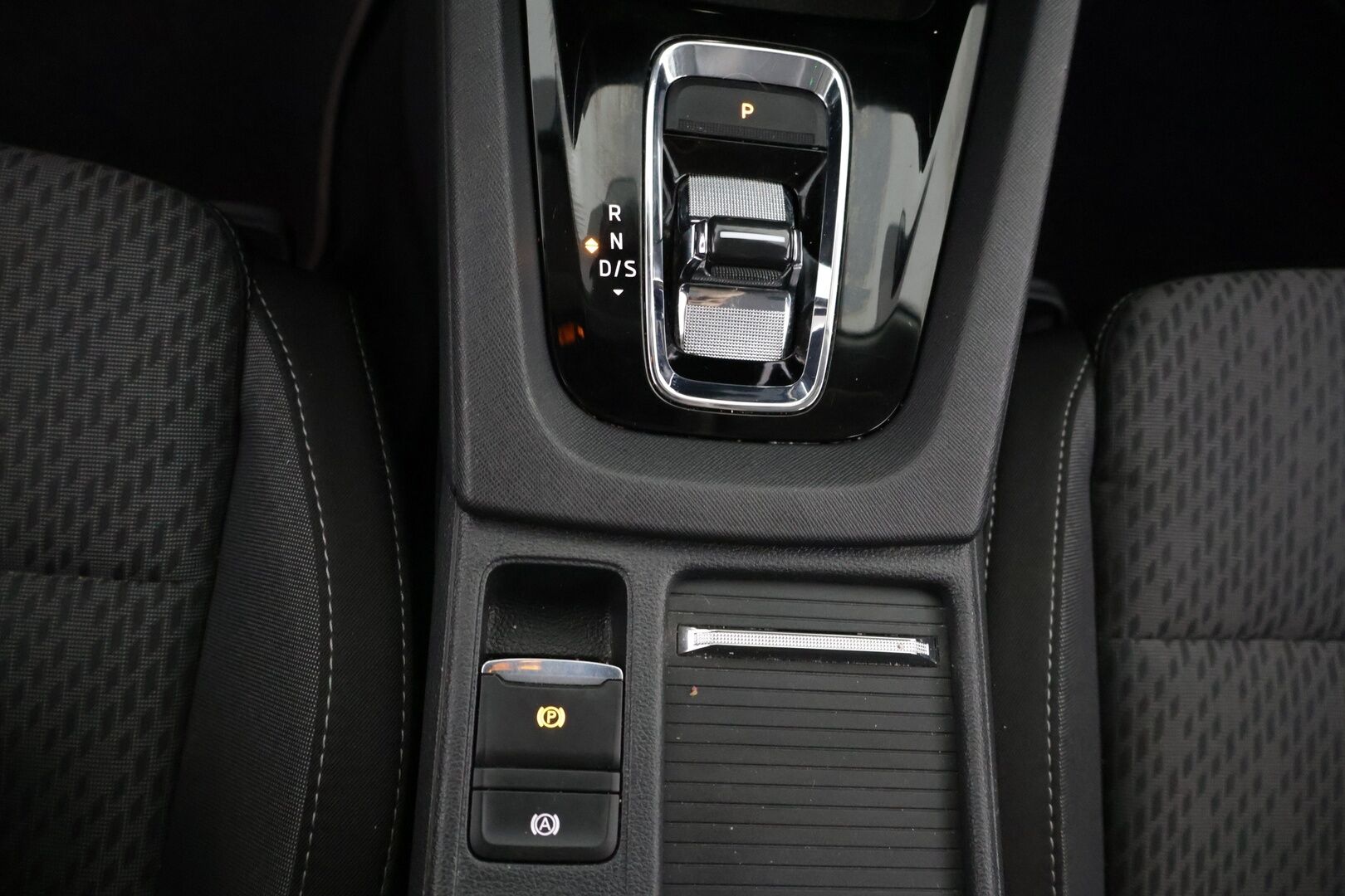 Skoda Octavia 2021 Combi 1,0 TSI Style eTEC DSG Autom. - ACC | Webasto  | Digimittaristo | P.Kamera | Navi | Keyless | Langaton lataus | Ambient | 1.OM Suomi-auto | Koukku | 2x Renkaat