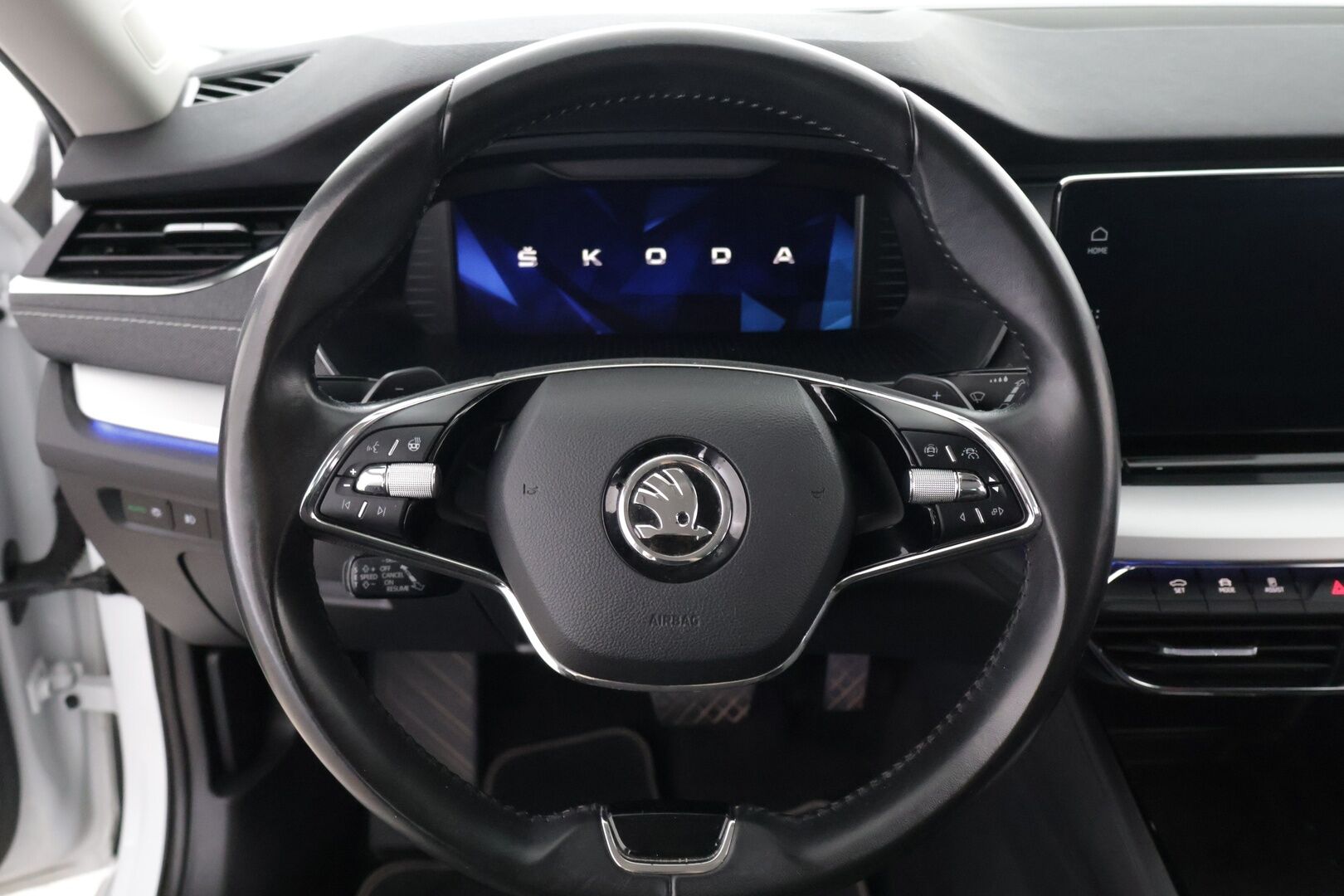 Skoda Octavia 2021 Combi 1,0 TSI Style eTEC DSG Autom. - ACC | Webasto  | Digimittaristo | P.Kamera | Navi | Keyless | Langaton lataus | Ambient | 1.OM Suomi-auto | Koukku | 2x Renkaat