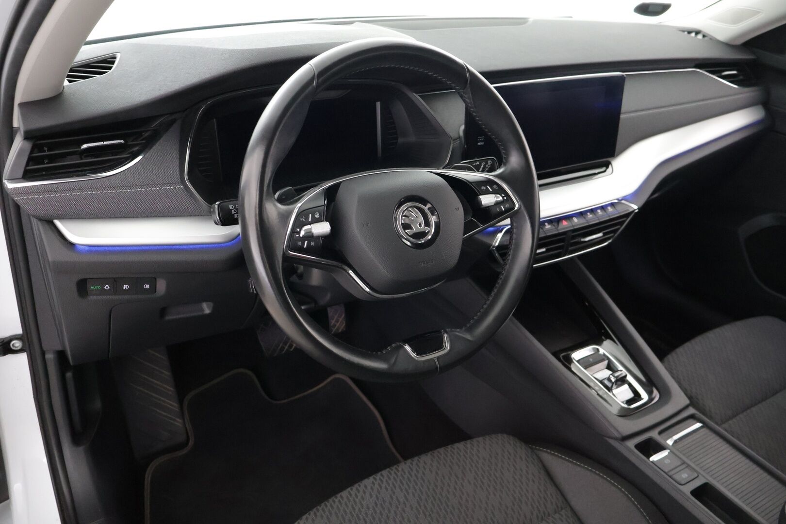 Skoda Octavia 2021 Combi 1,0 TSI Style eTEC DSG Autom. - ACC | Webasto  | Digimittaristo | P.Kamera | Navi | Keyless | Langaton lataus | Ambient | 1.OM Suomi-auto | Koukku | 2x Renkaat