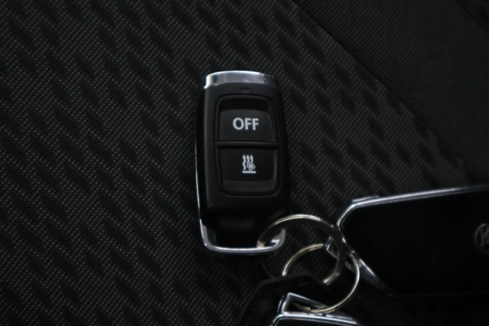 Skoda Octavia 2021 Combi 1,0 TSI Style eTEC DSG Autom. - ACC | Webasto  | Digimittaristo | P.Kamera | Navi | Keyless | Langaton lataus | Ambient | 1.OM Suomi-auto | Koukku | 2x Renkaat