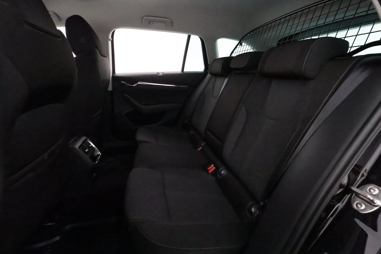Skoda Octavia 2021 Combi 1,5 TSI Style eTEC DSG **Webasto / Koukku / Adapt.vakkari / Matrix-LED / P.Kamera / Navi / Kaistavahti / Keyless** - 1-om Suomi-auto / Kahdet Renkaat / Merkkihuollettu!