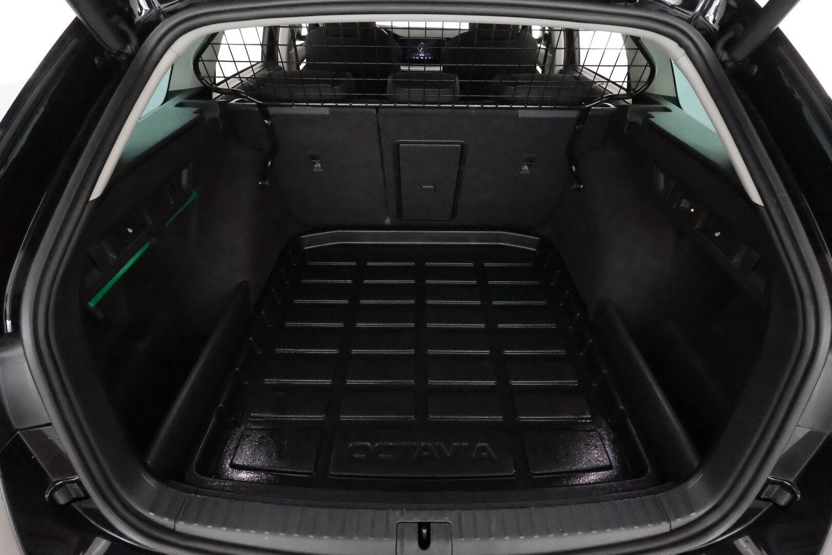 Skoda Octavia 2021 Combi 1,5 TSI Style eTEC DSG **Webasto / Koukku / Adapt.vakkari / Matrix-LED / P.Kamera / Navi / Kaistavahti / Keyless** - 1-om Suomi-auto / Kahdet Renkaat / Merkkihuollettu!