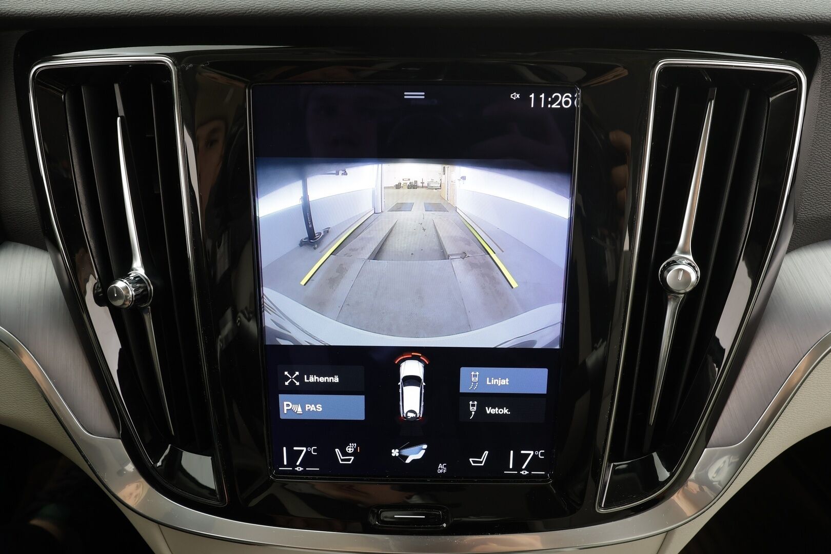 Volvo V60 2022 B4 MHEV Business aut * Webasto / Koukku / ACC / Full-LED / P.kamera / Nahkaverhoilu / Navi / Kaistavahti / Keyless * - Juuri huollettu siistikuntoinen 1-omisteinen Suomiauto hyvillä varusteilla ja kaksilla renkailla!