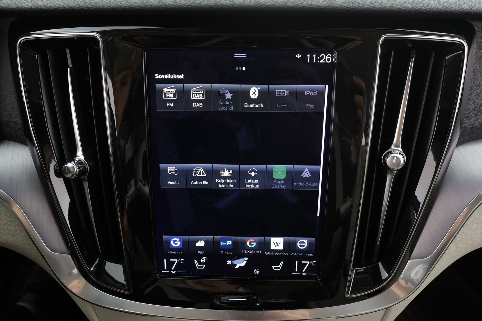 Volvo V60 2022 B4 MHEV Business aut * Webasto / Koukku / ACC / Full-LED / P.kamera / Nahkaverhoilu / Navi / Kaistavahti / Keyless * - Juuri huollettu siistikuntoinen 1-omisteinen Suomiauto hyvillä varusteilla ja kaksilla renkailla!