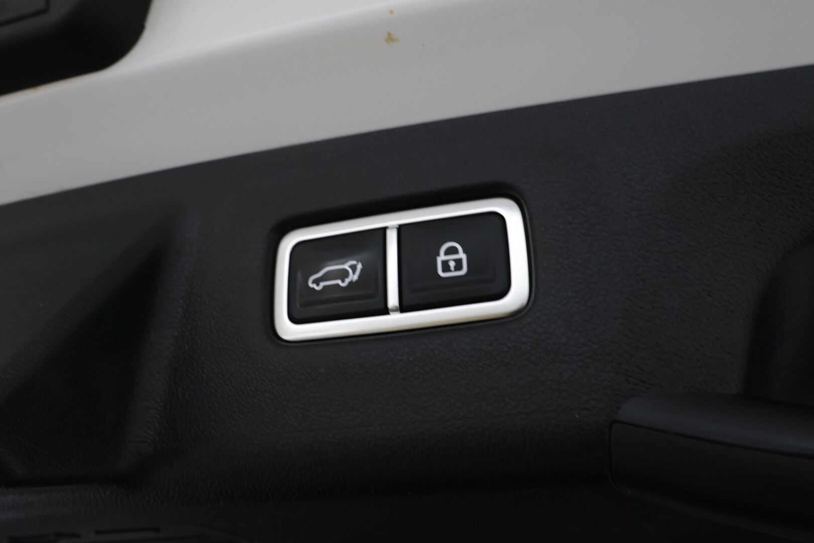 Kia Sorento 2021 1,6 T-GDI Hybrid AWD Business AT 7P - ACC | 7-paikkainen | 1.om Suomi-auto | Nahkaverhoilu | Sähköpenkit | Digimittaristo | P.kamera | Keyless | LED | 2x renkaat aluvantein | Sähkökontti | 